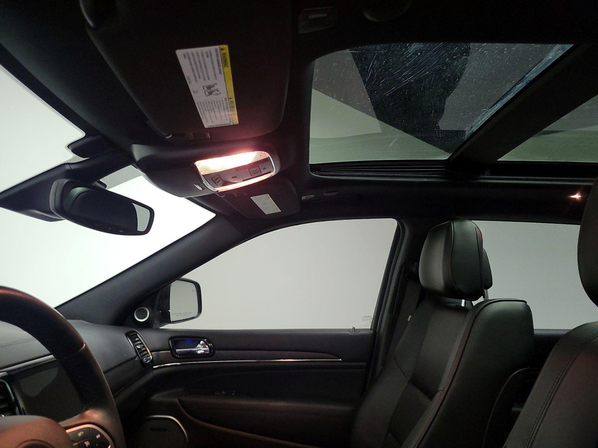 Thumbnail: 2019 Jeep Grand Cherokee - 20