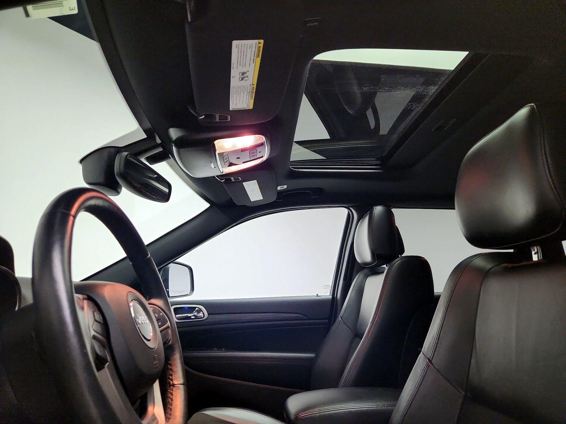 Thumbnail: 2019 Jeep Grand Cherokee - 20