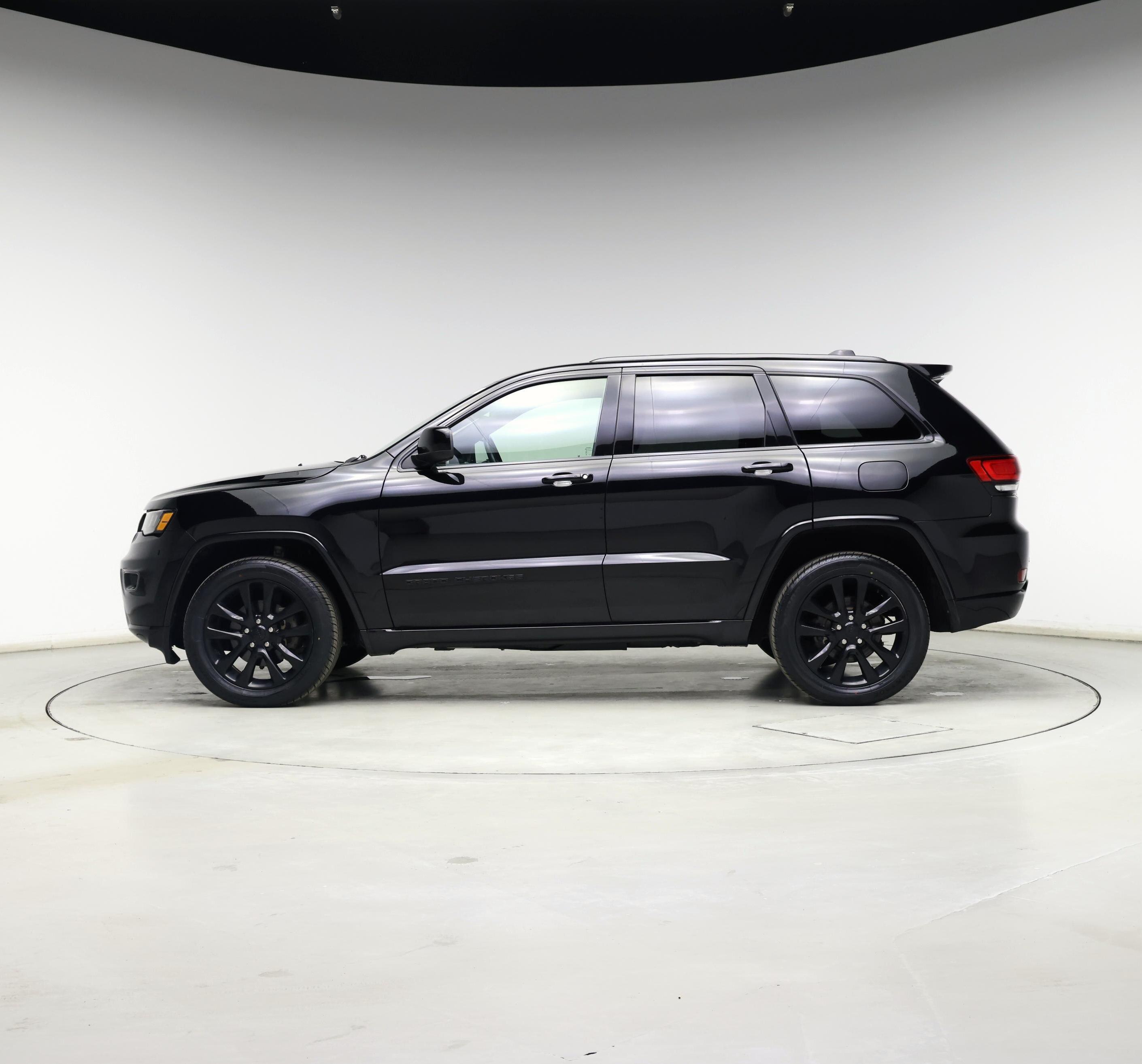 Thumbnail: 2019 Jeep Grand Cherokee - 3