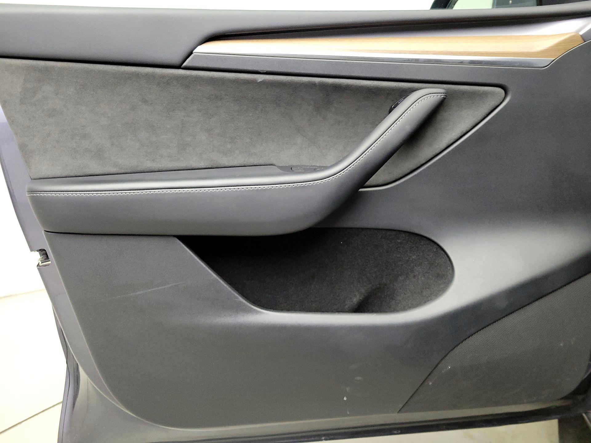 Thumbnail: 2023 Tesla Model Y - 12