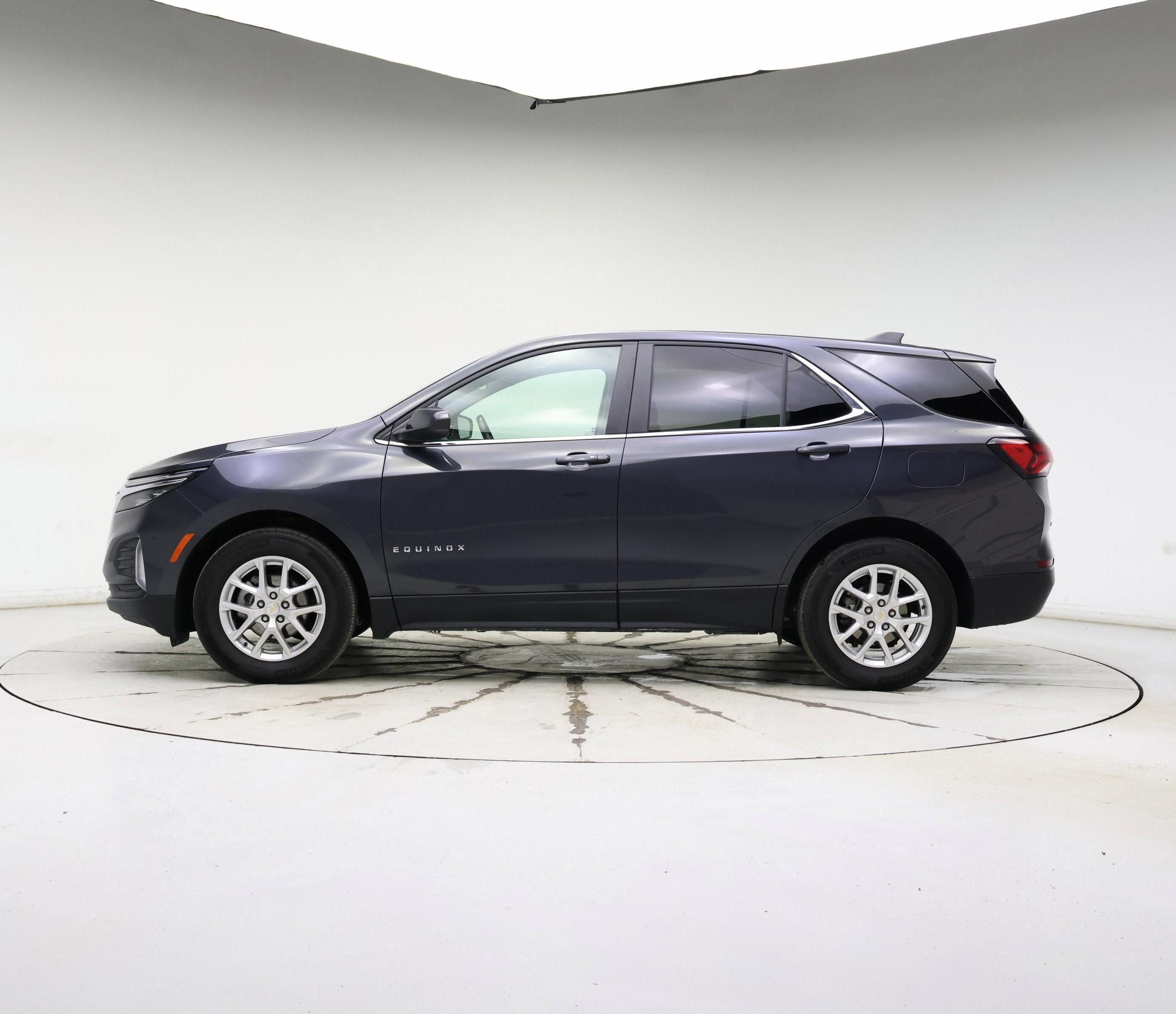 Thumbnail: 2022 Chevrolet Equinox - 3