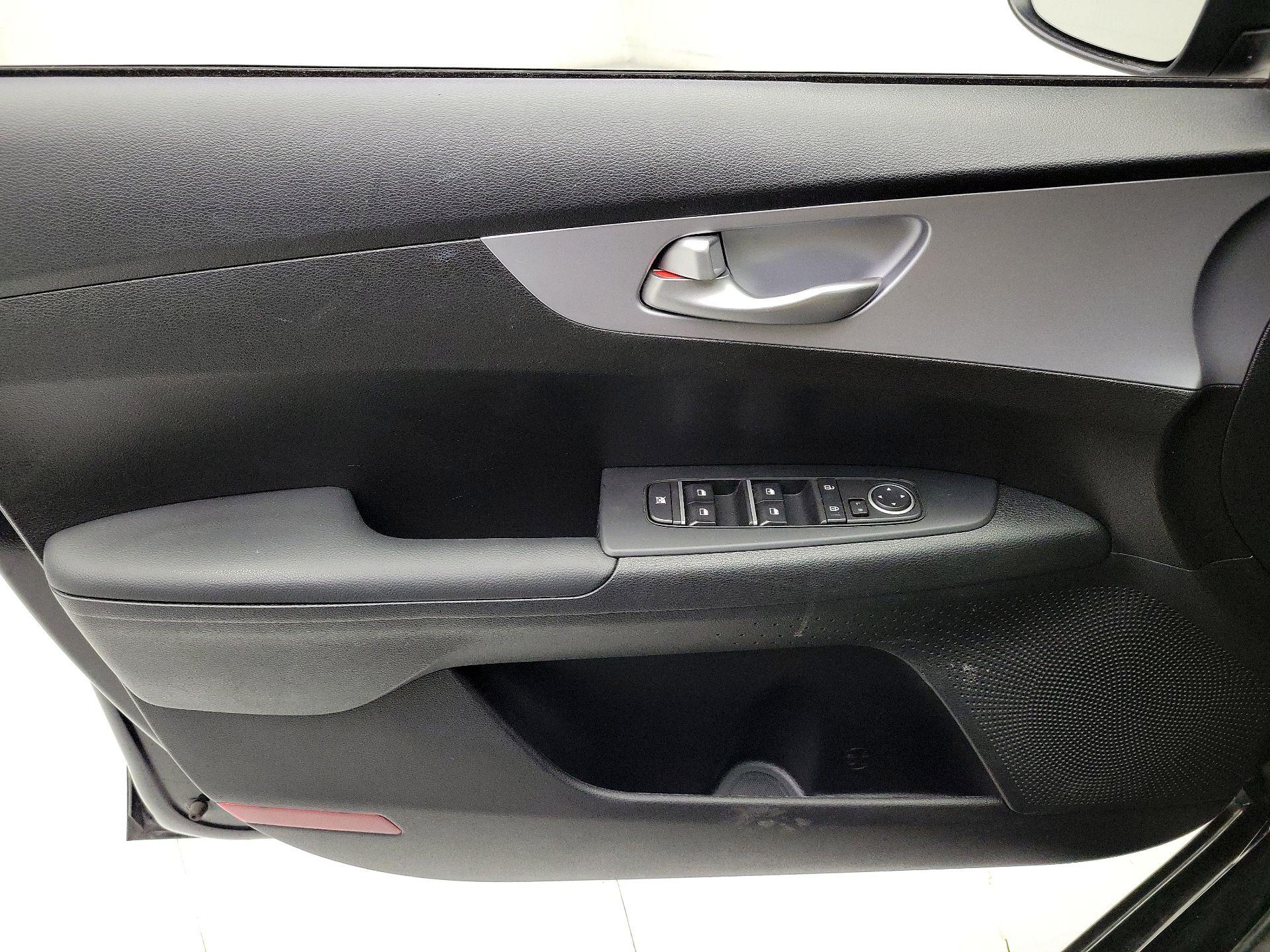 Thumbnail: 2024 Kia Forte - 12