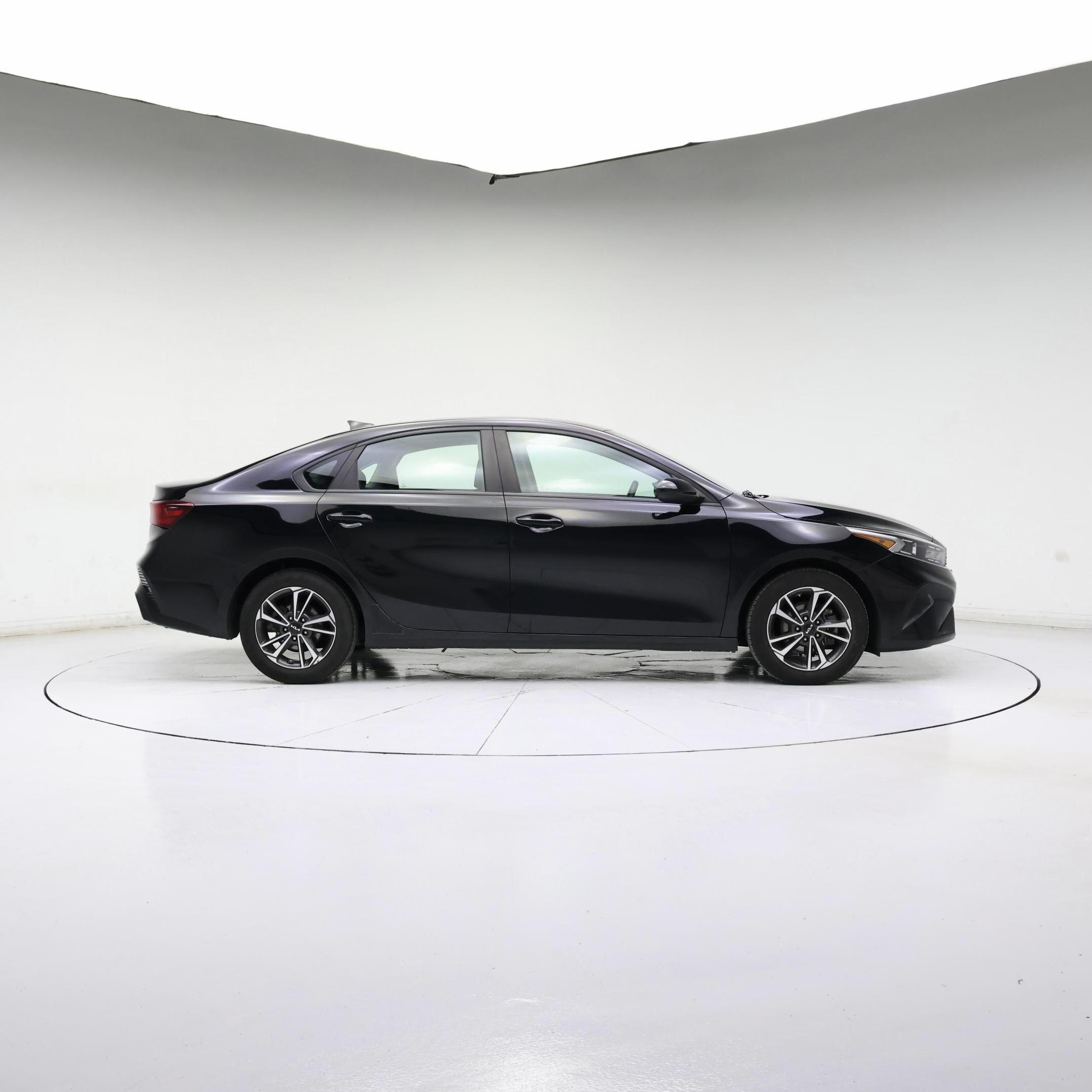 Thumbnail: 2024 Kia Forte - 7