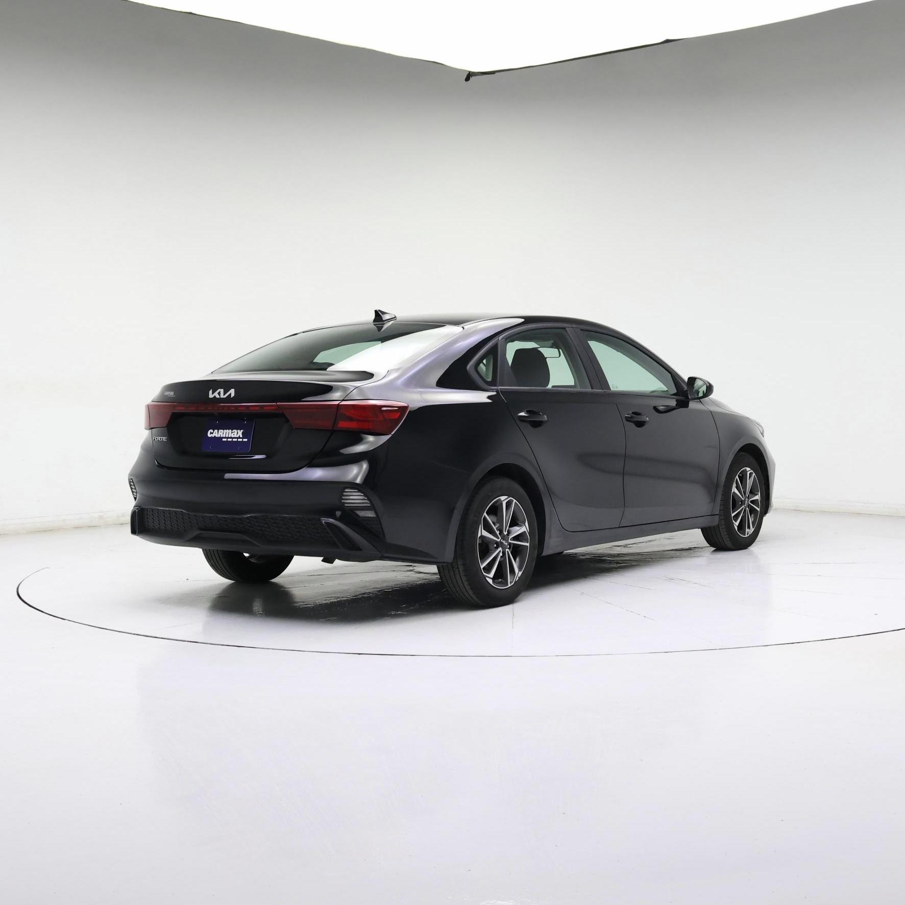 Thumbnail: 2024 Kia Forte - 8