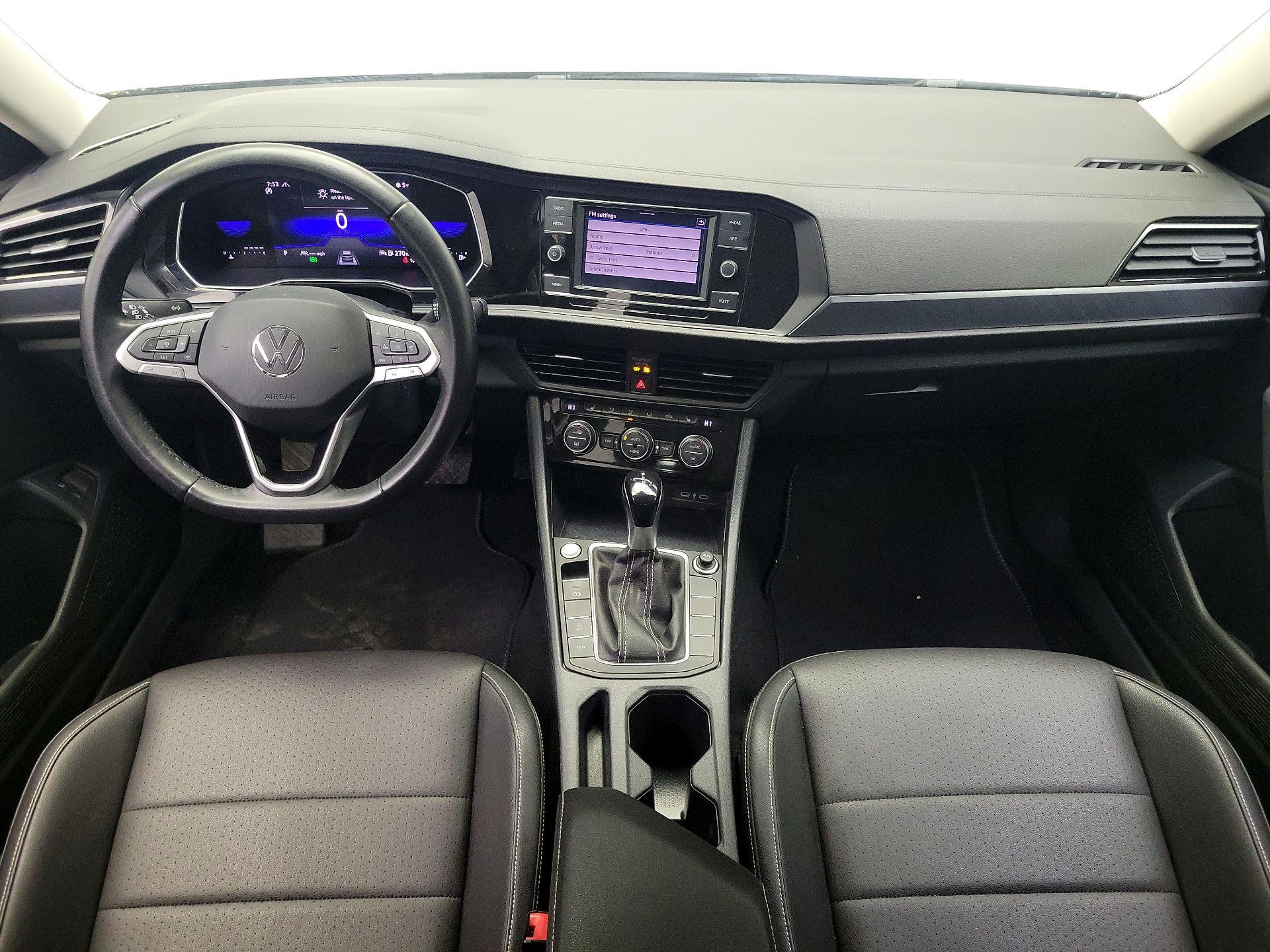 Thumbnail: 2024 Volkswagen Jetta - 9