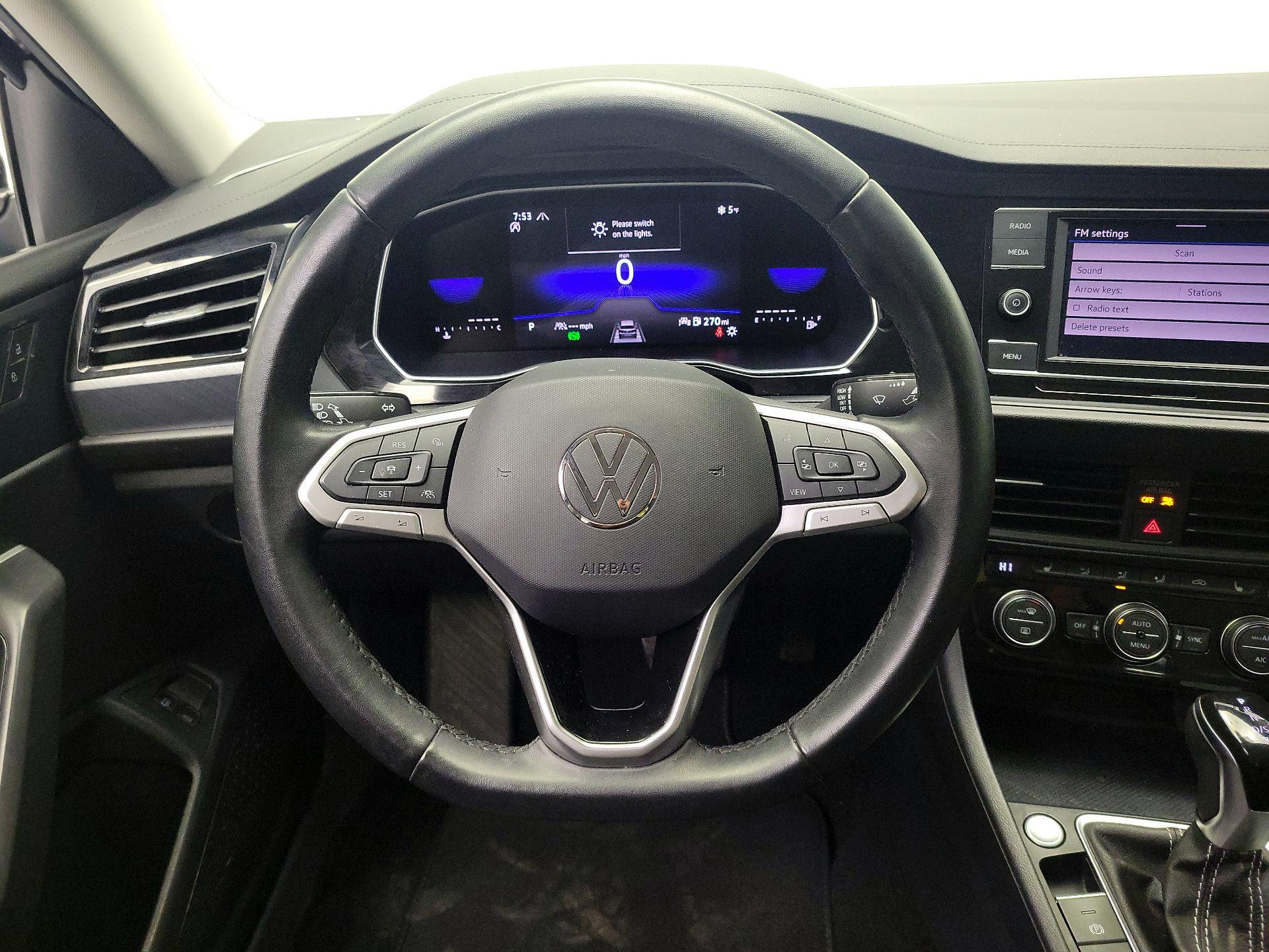 Thumbnail: 2024 Volkswagen Jetta - 10