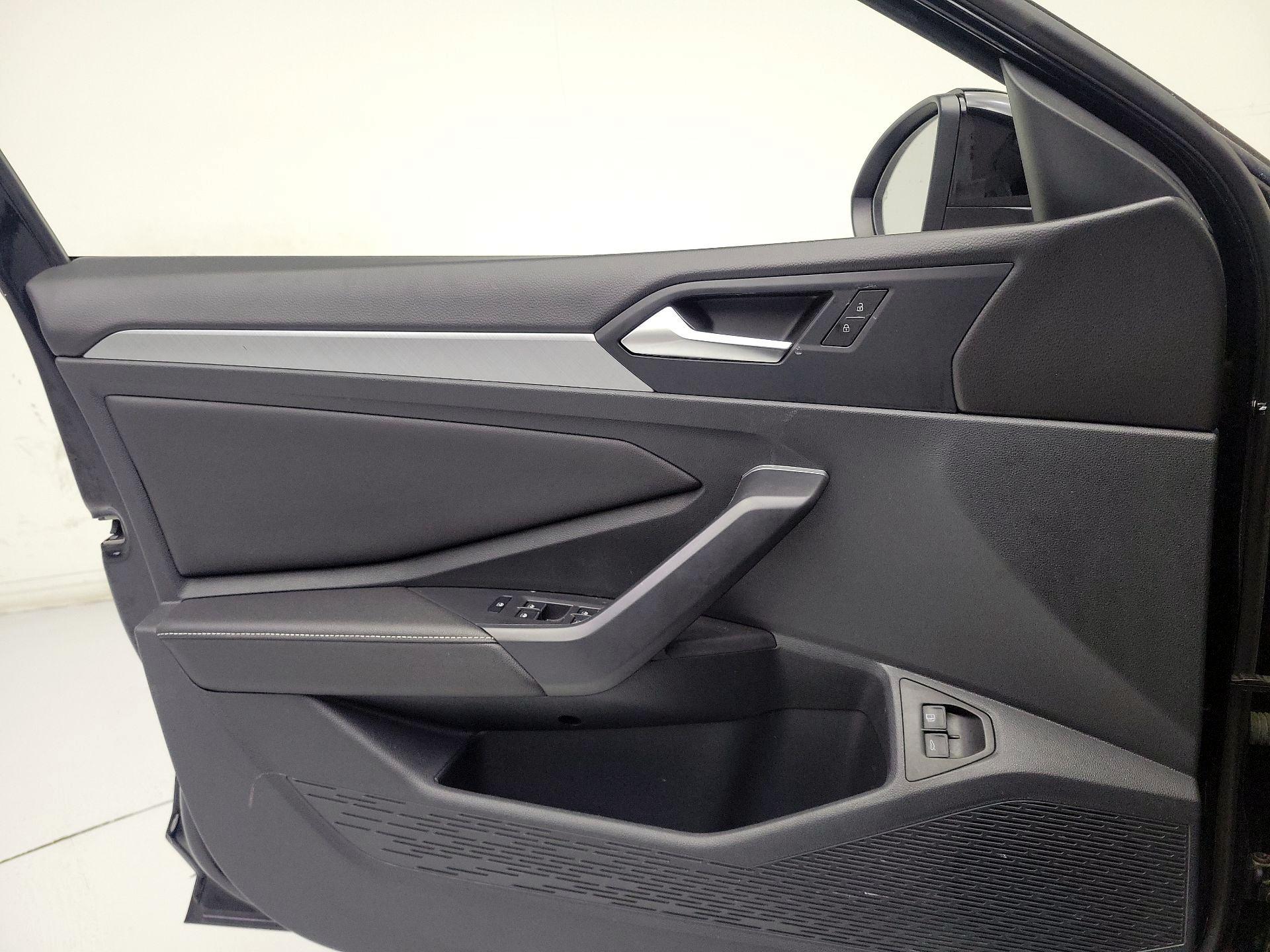 Thumbnail: 2024 Volkswagen Jetta - 12