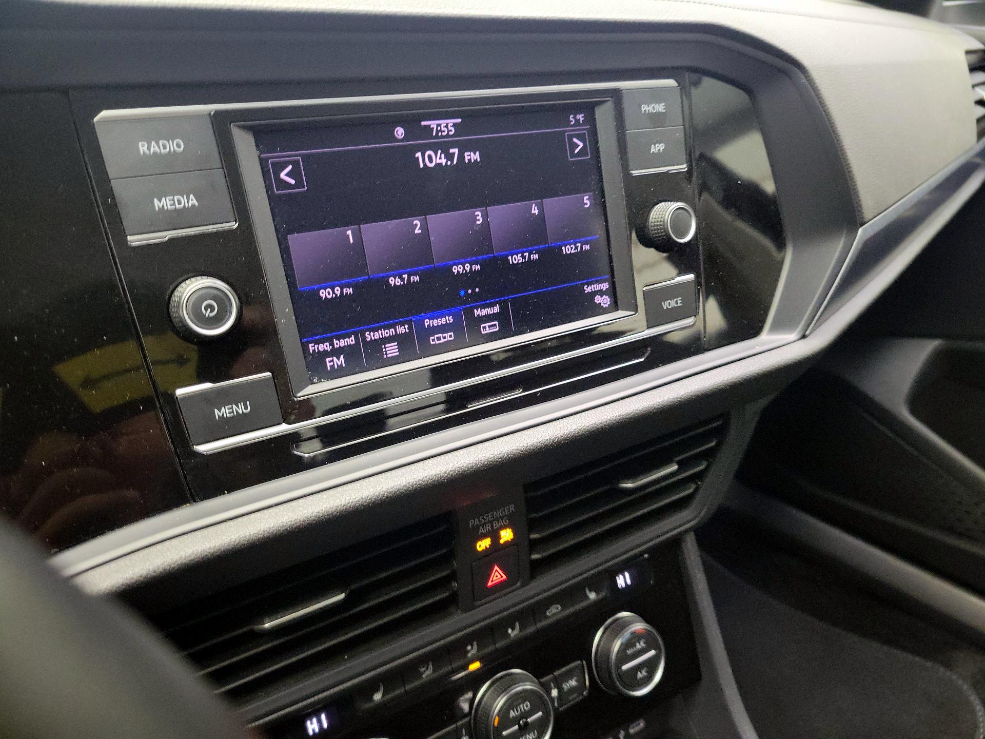 Thumbnail: 2024 Volkswagen Jetta - 15