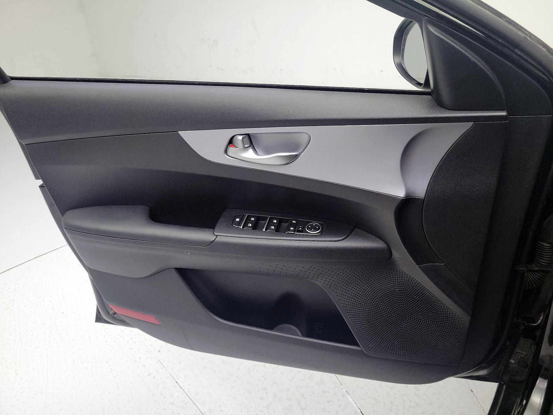 Thumbnail: 2024 Kia Forte - 12