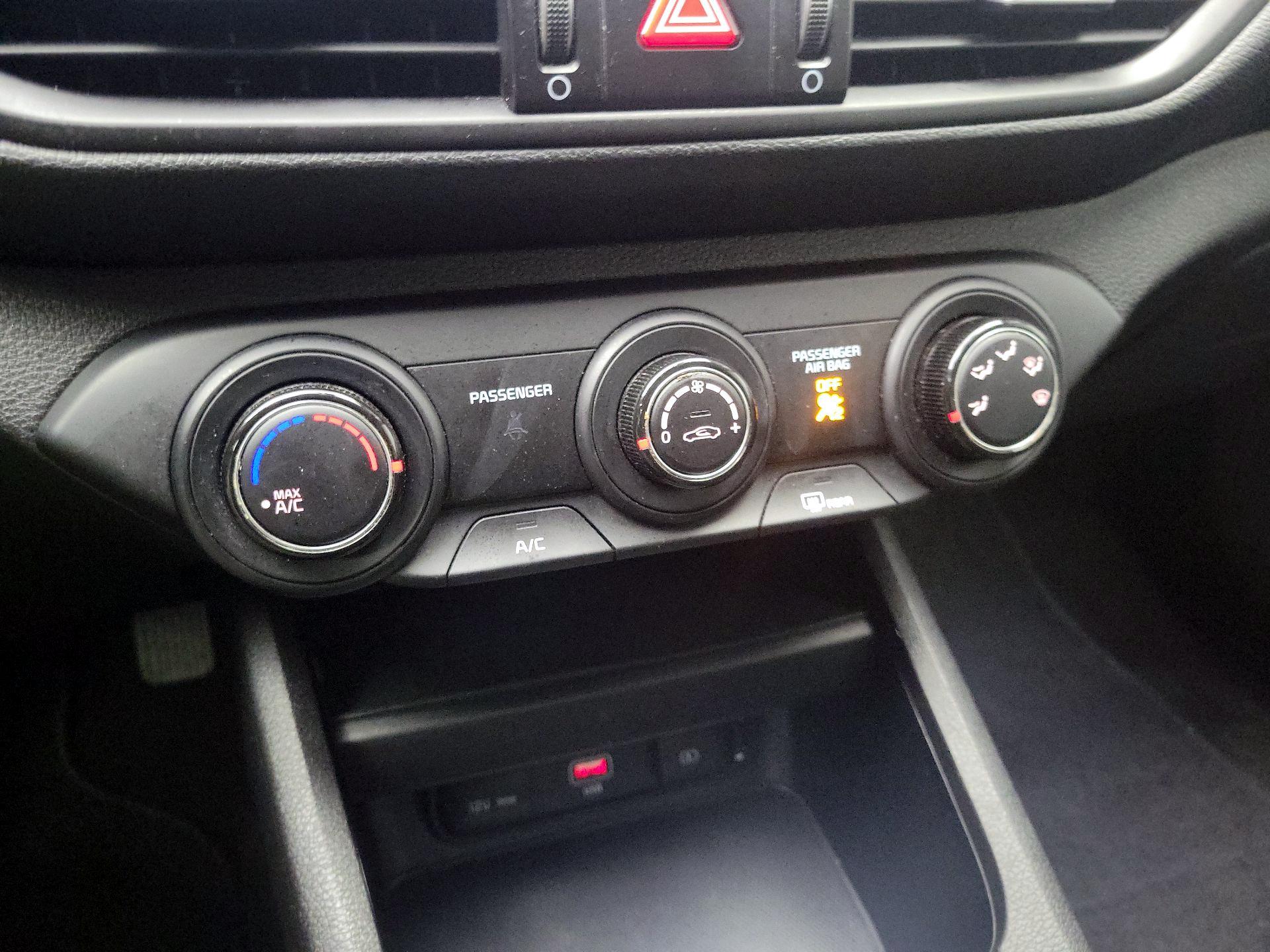 Thumbnail: 2024 Kia Forte - 16