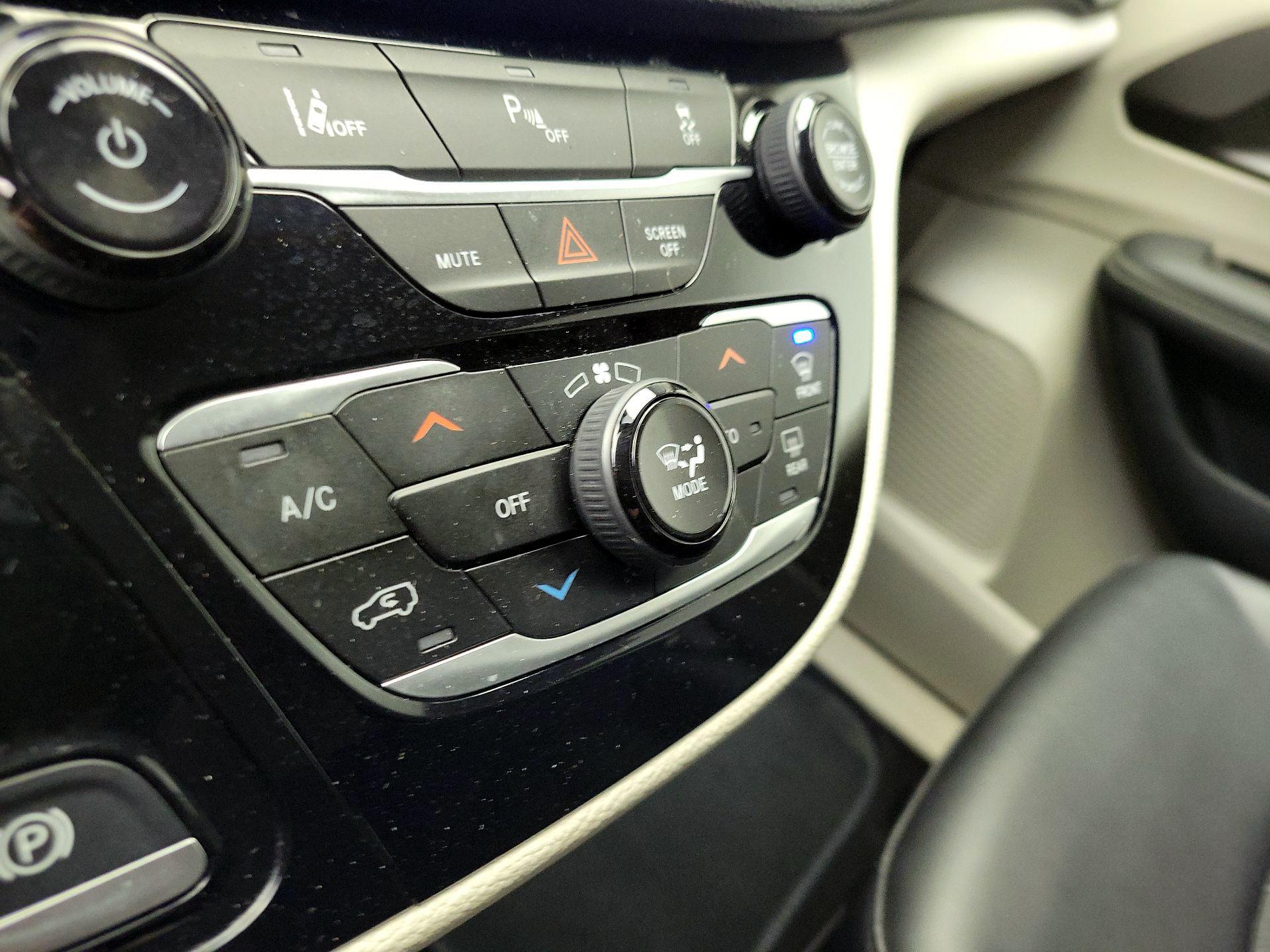 Thumbnail: 2024 Chrysler Pacifica - 17