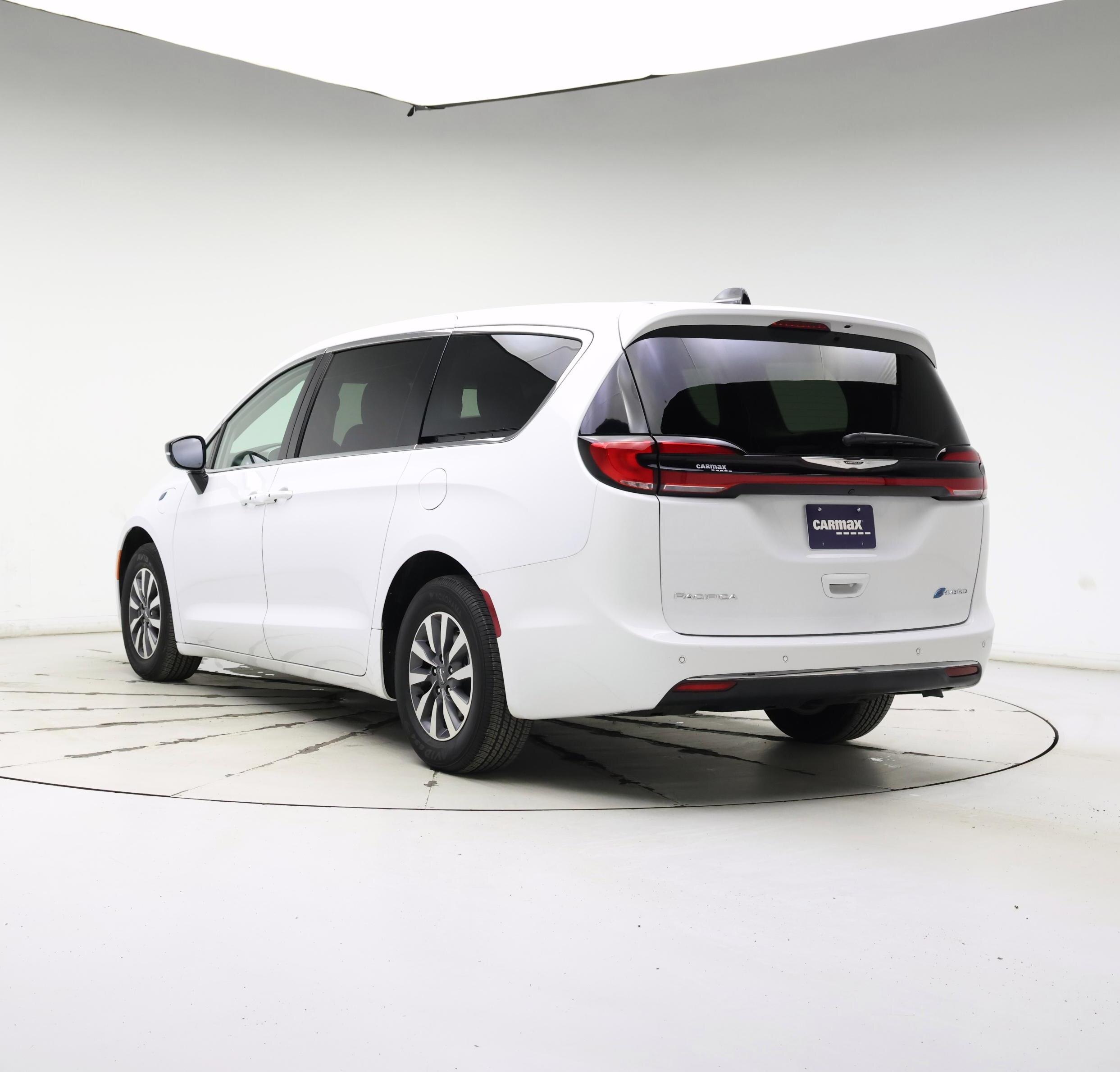 Thumbnail: 2024 Chrysler Pacifica - 2