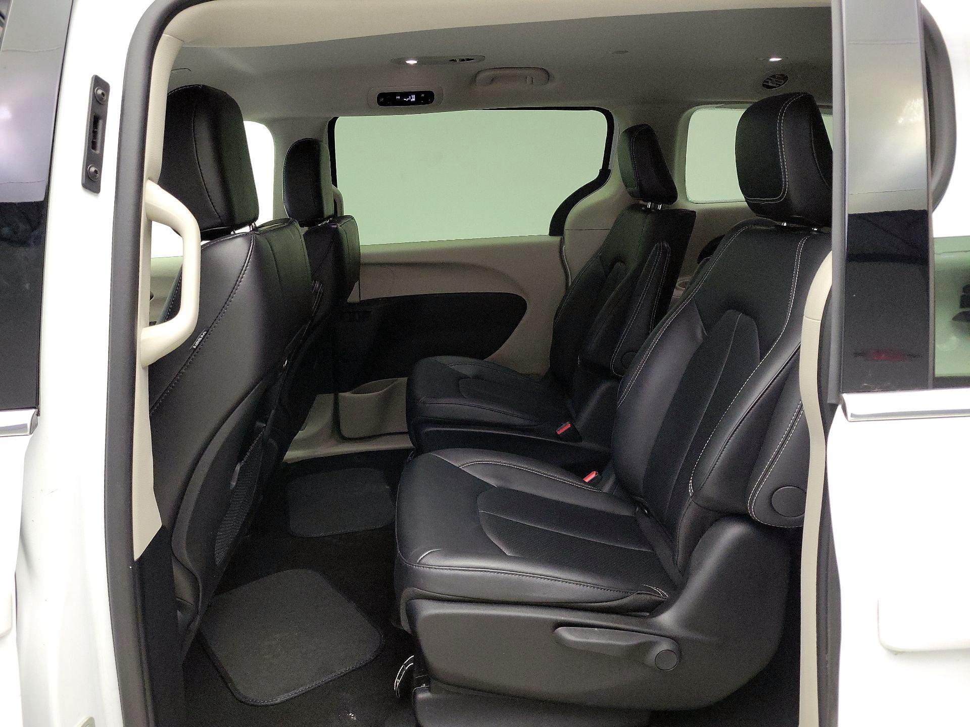 Thumbnail: 2024 Chrysler Pacifica - 20