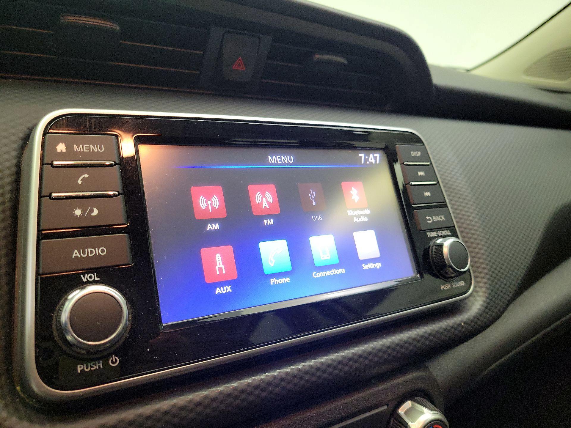 Thumbnail: 2021 Nissan Kicks - 15