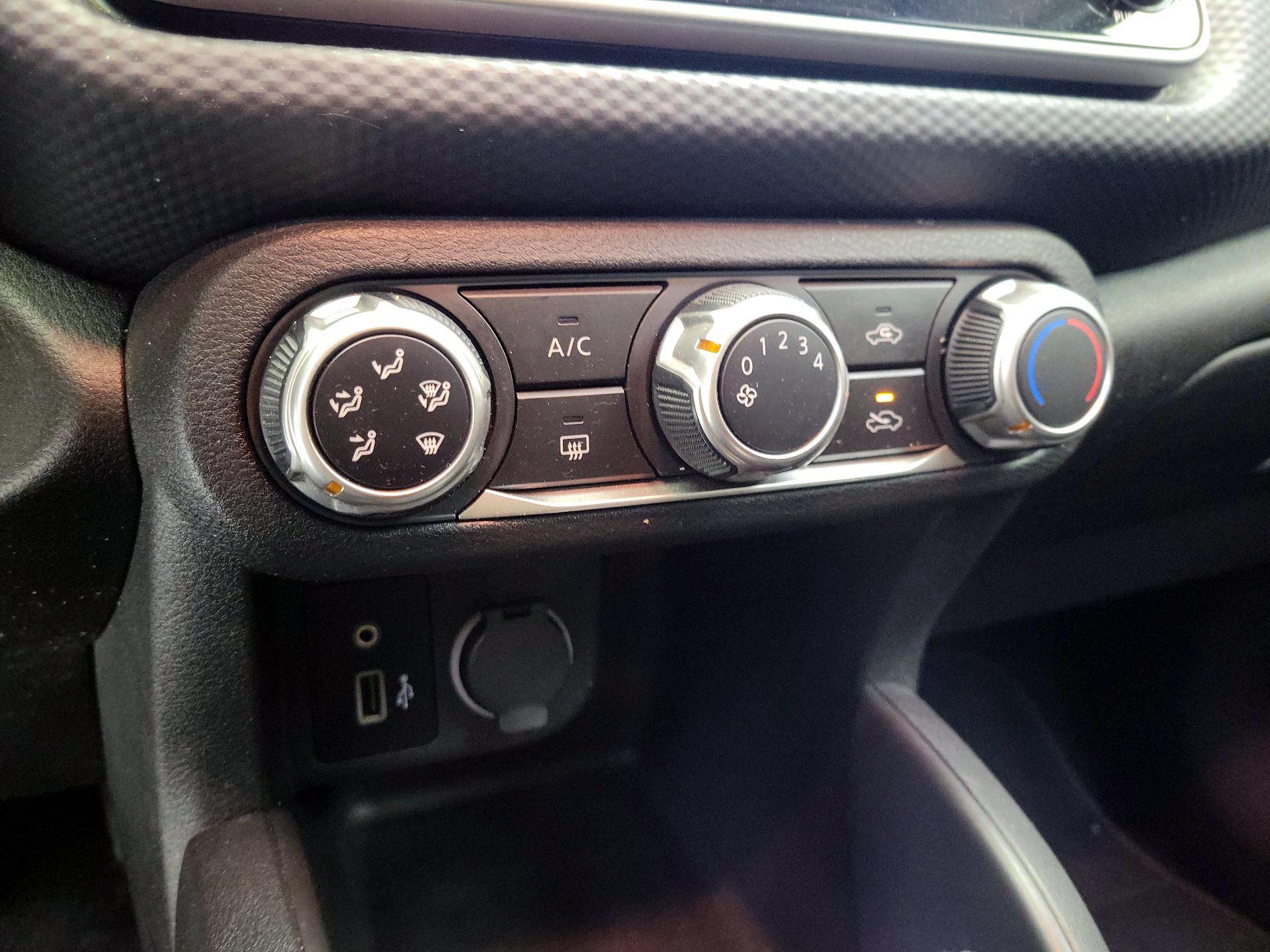 Thumbnail: 2021 Nissan Kicks - 16