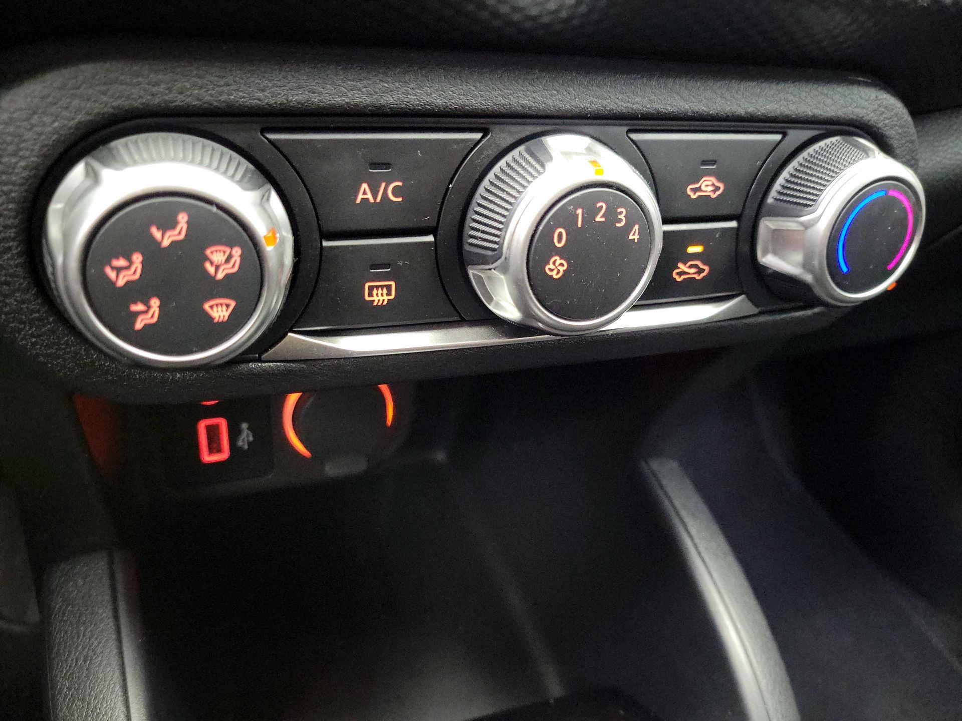 Thumbnail: 2022 Nissan Kicks - 15