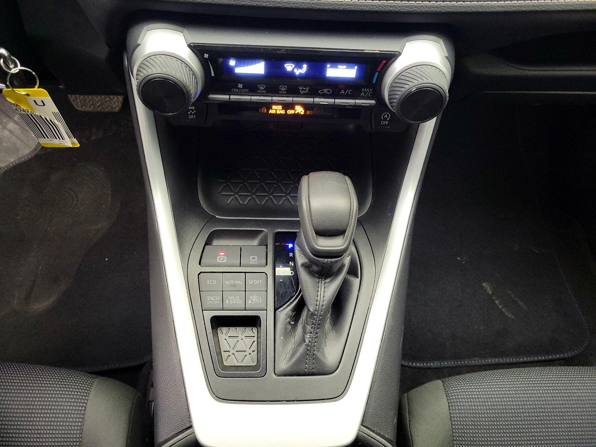 Thumbnail: 2024 Toyota RAV4 - 16