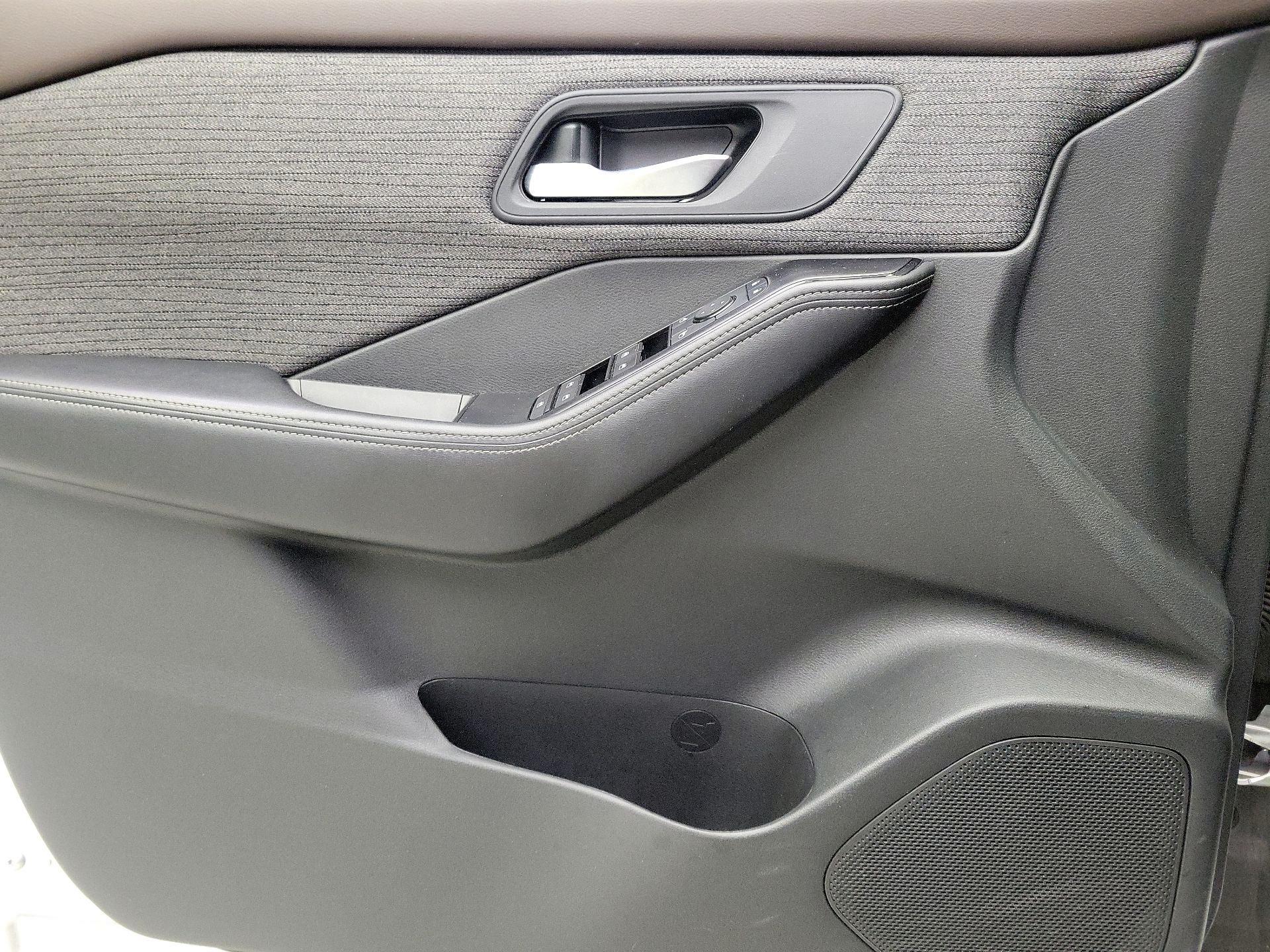 Thumbnail: 2022 Nissan Rogue - 12