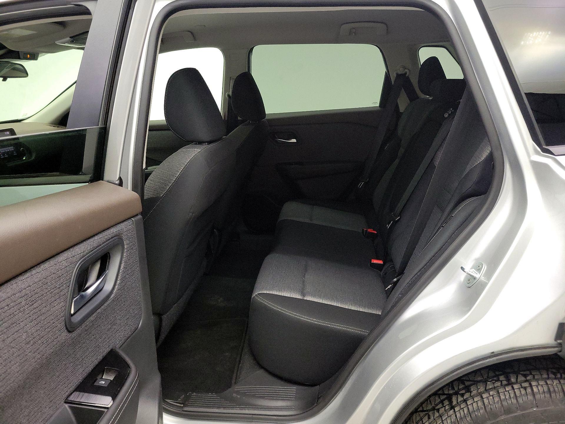 Thumbnail: 2022 Nissan Rogue - 18