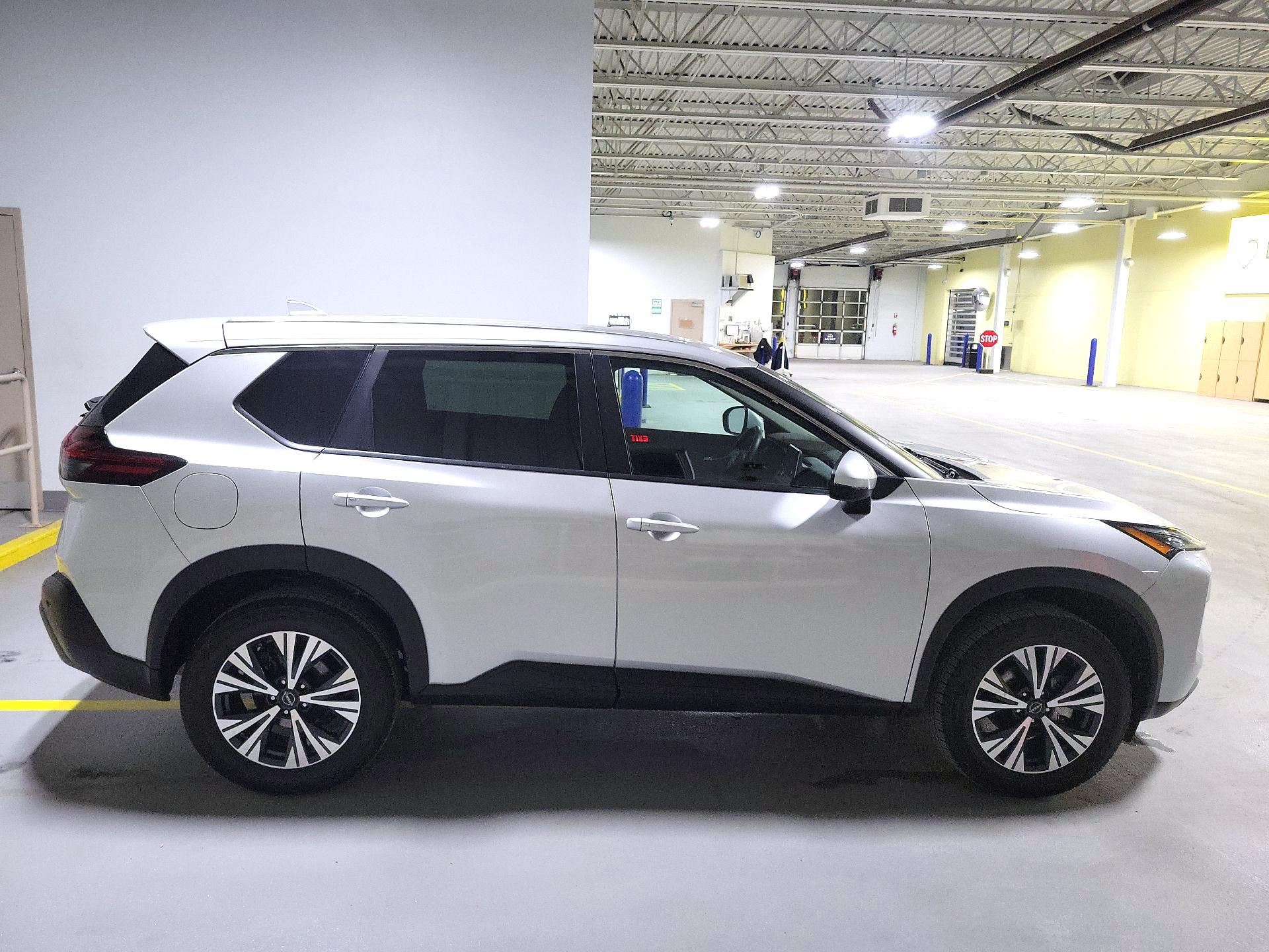 Thumbnail: 2022 Nissan Rogue - 4