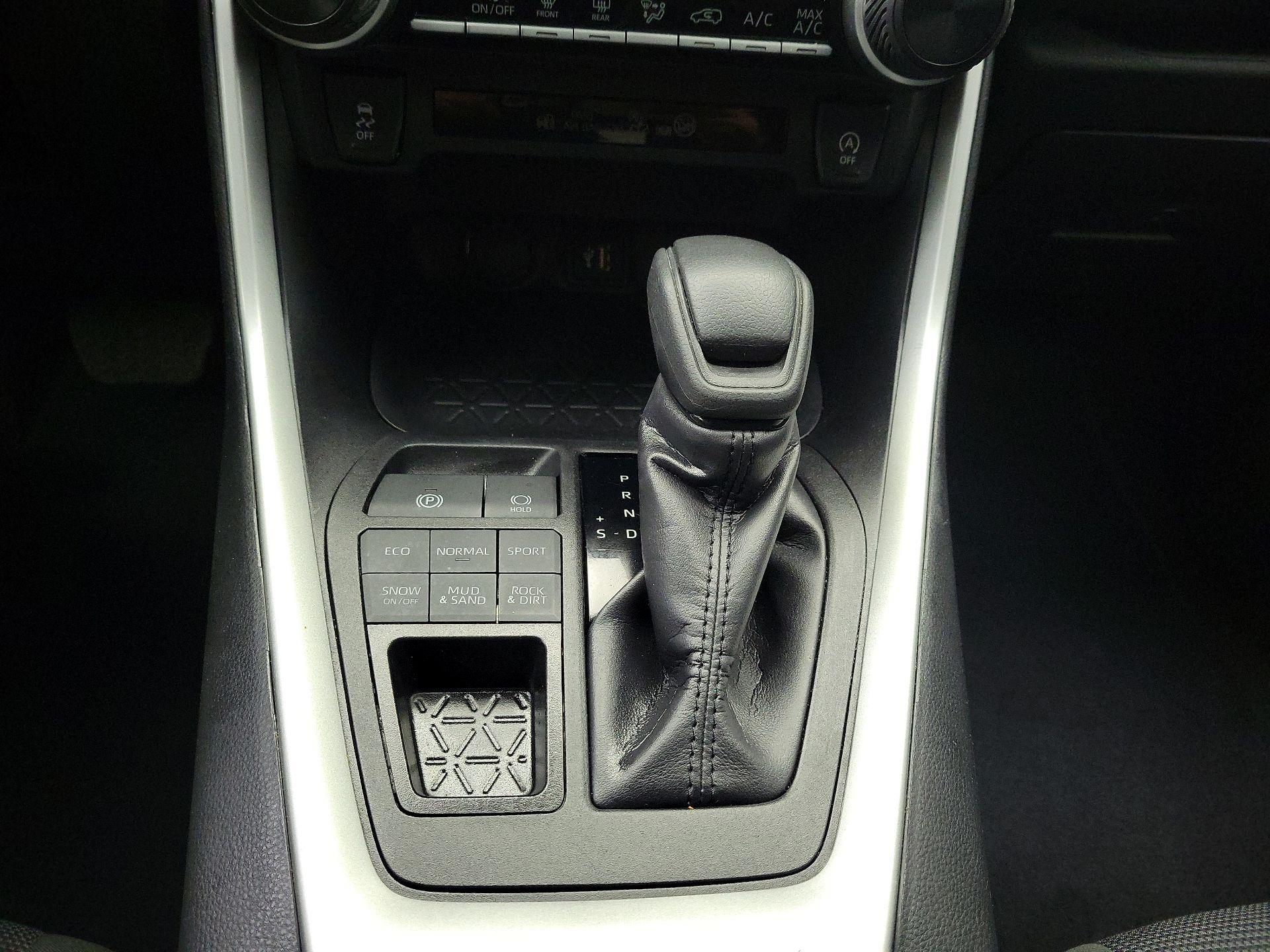 Thumbnail: 2024 Toyota RAV4 - 17