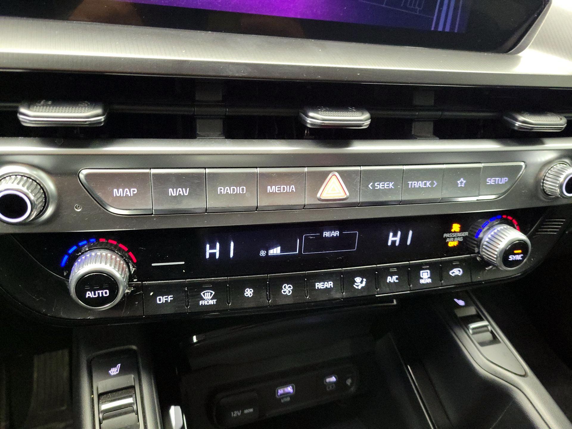 Thumbnail: 2023 Kia Telluride - 17