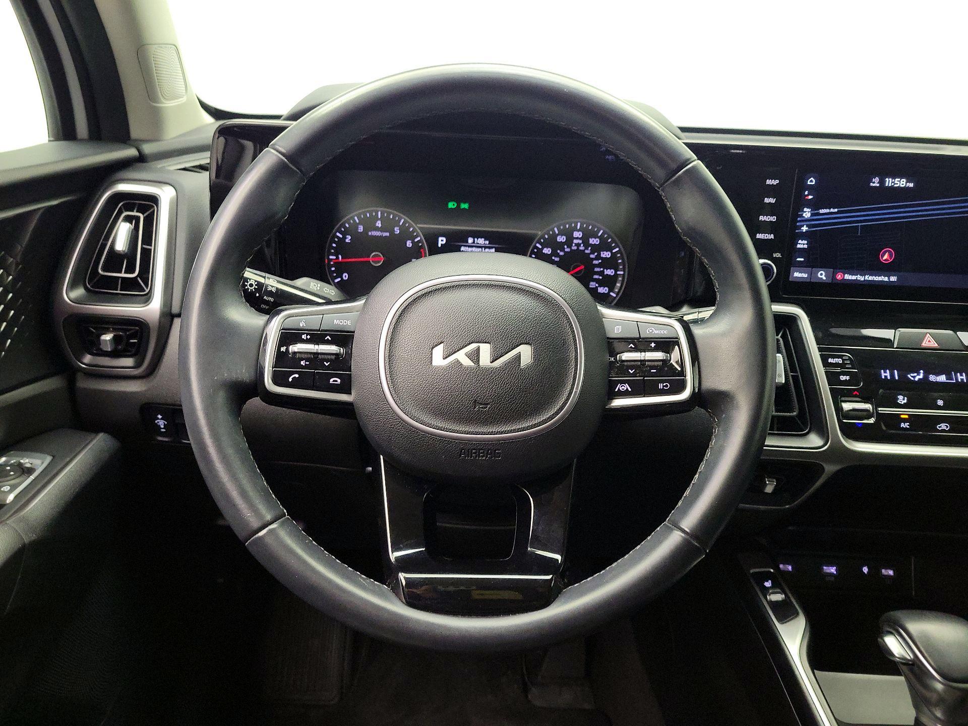 Thumbnail: 2023 Kia Sorento - 10
