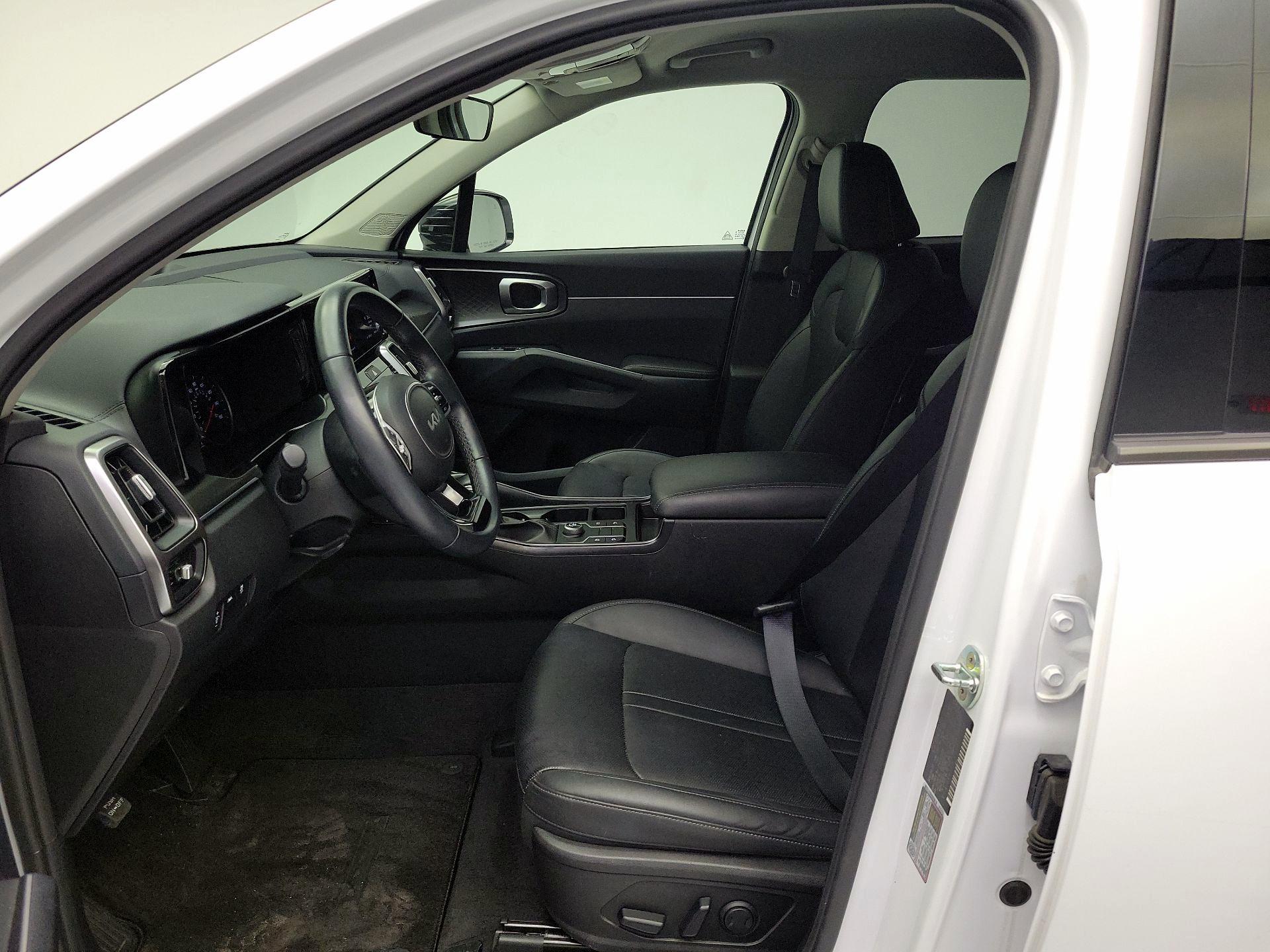 Thumbnail: 2023 Kia Sorento - 11