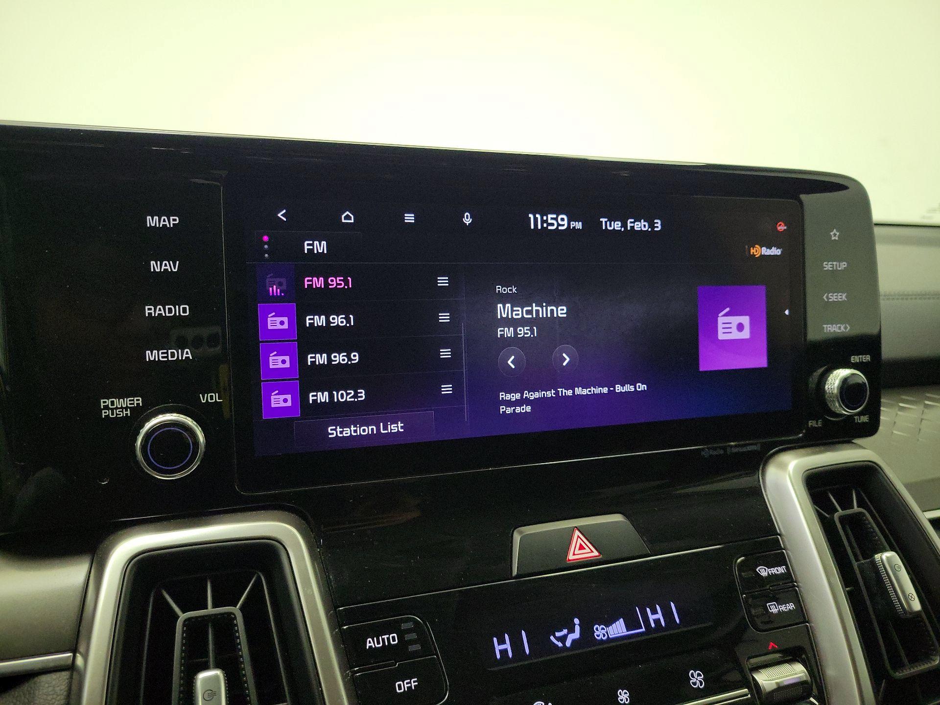 Thumbnail: 2023 Kia Sorento - 16