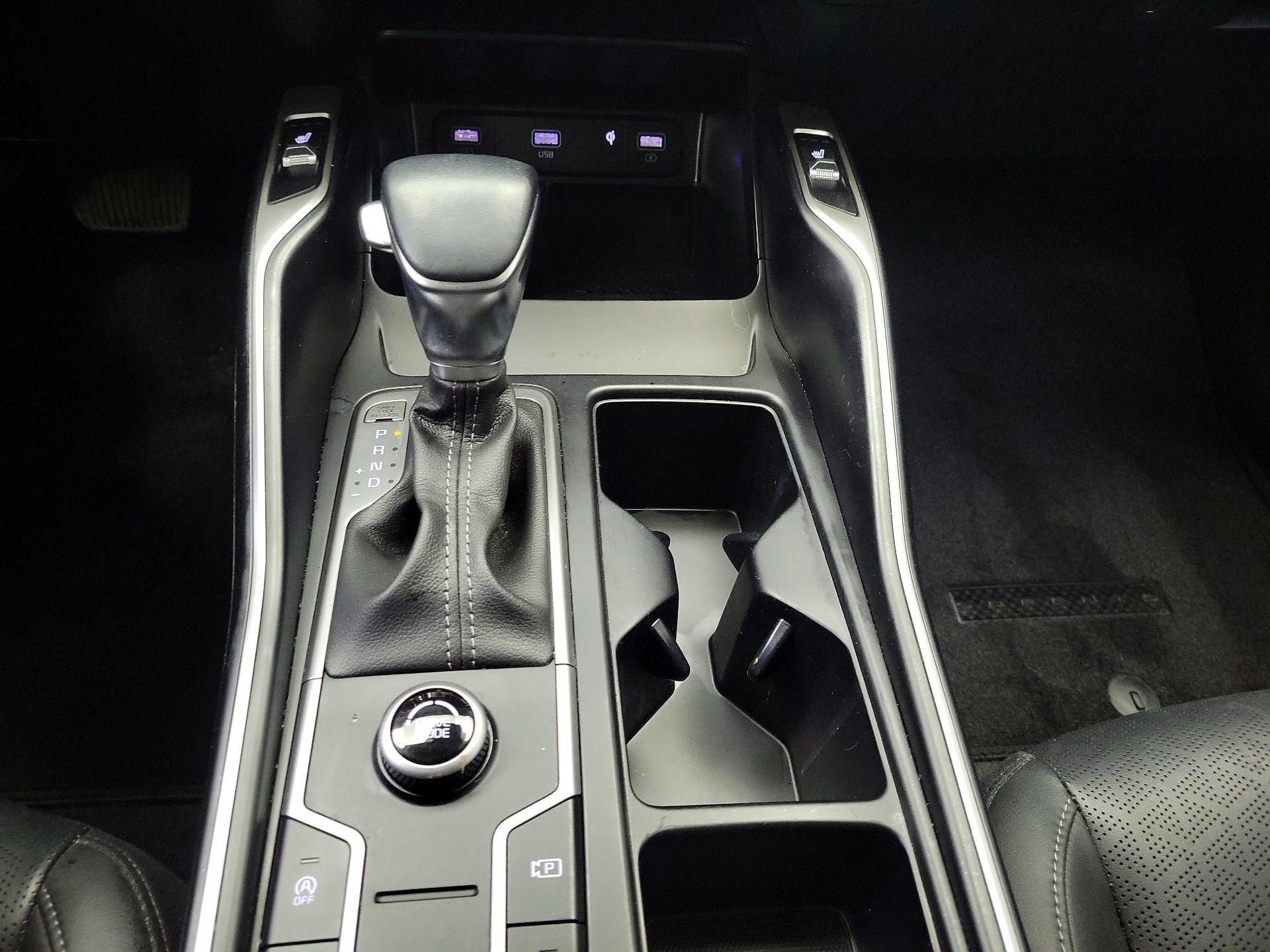 Thumbnail: 2023 Kia Sorento - 18