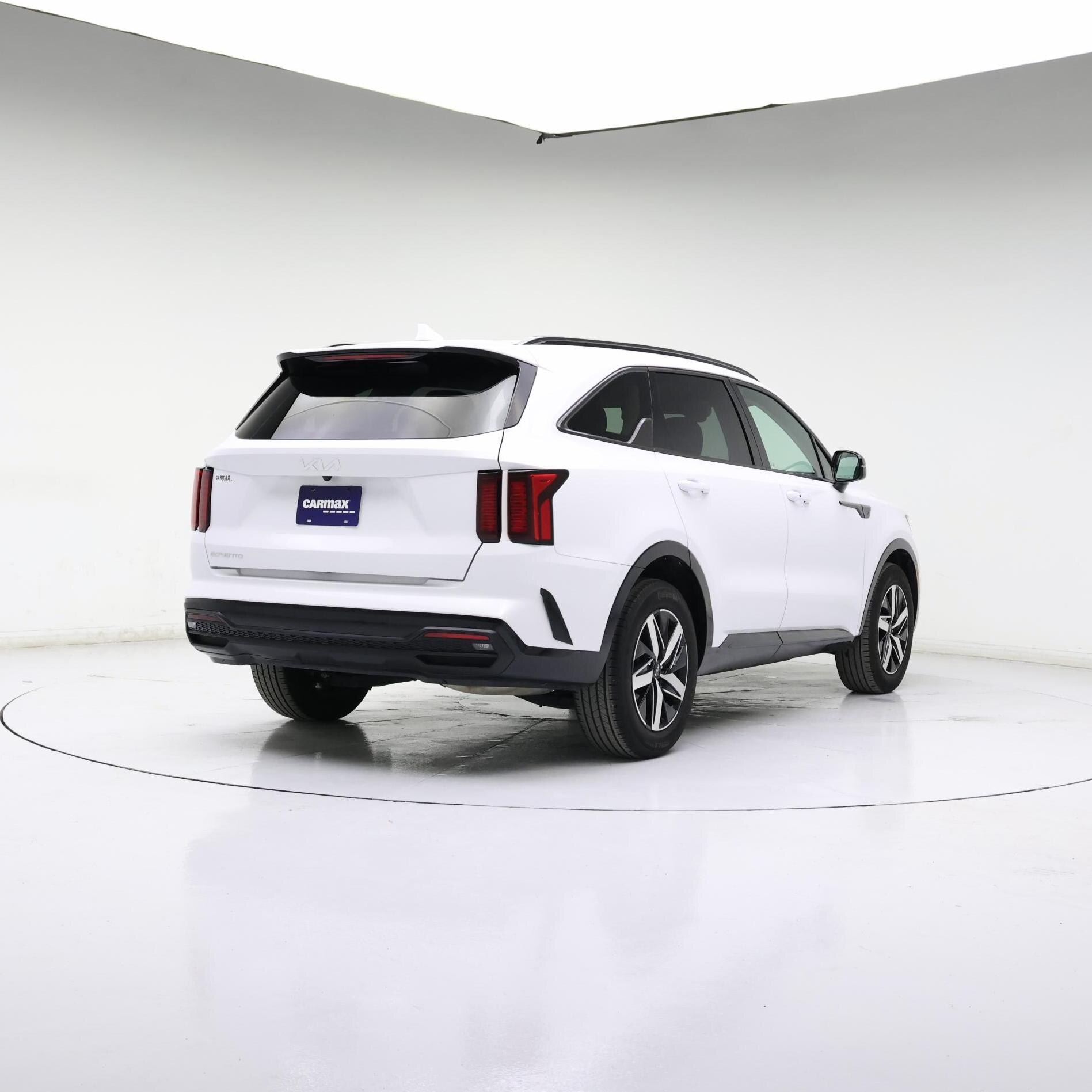 Thumbnail: 2023 Kia Sorento - 8