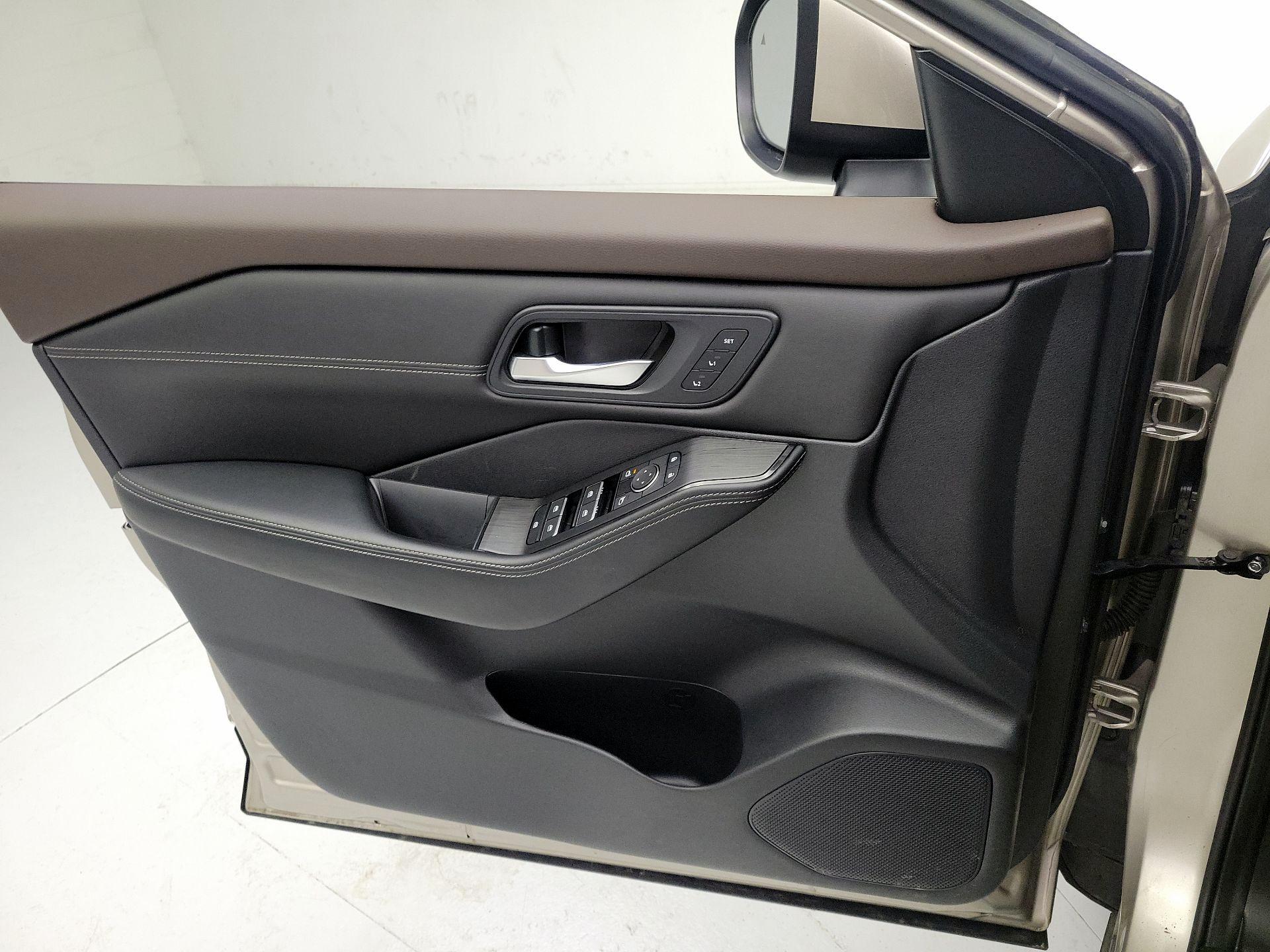 Thumbnail: 2023 Nissan Rogue - 12