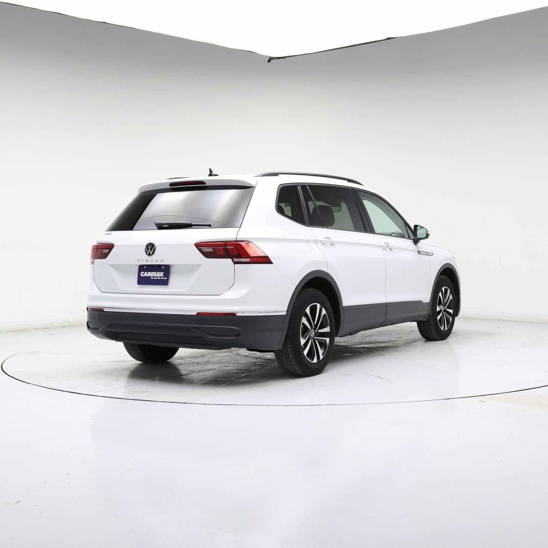 Thumbnail: 2024 Volkswagen Tiguan - 8