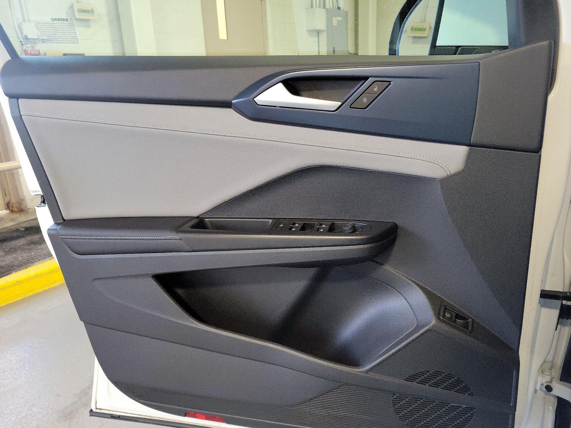 Thumbnail: 2024 Volkswagen Taos - 10