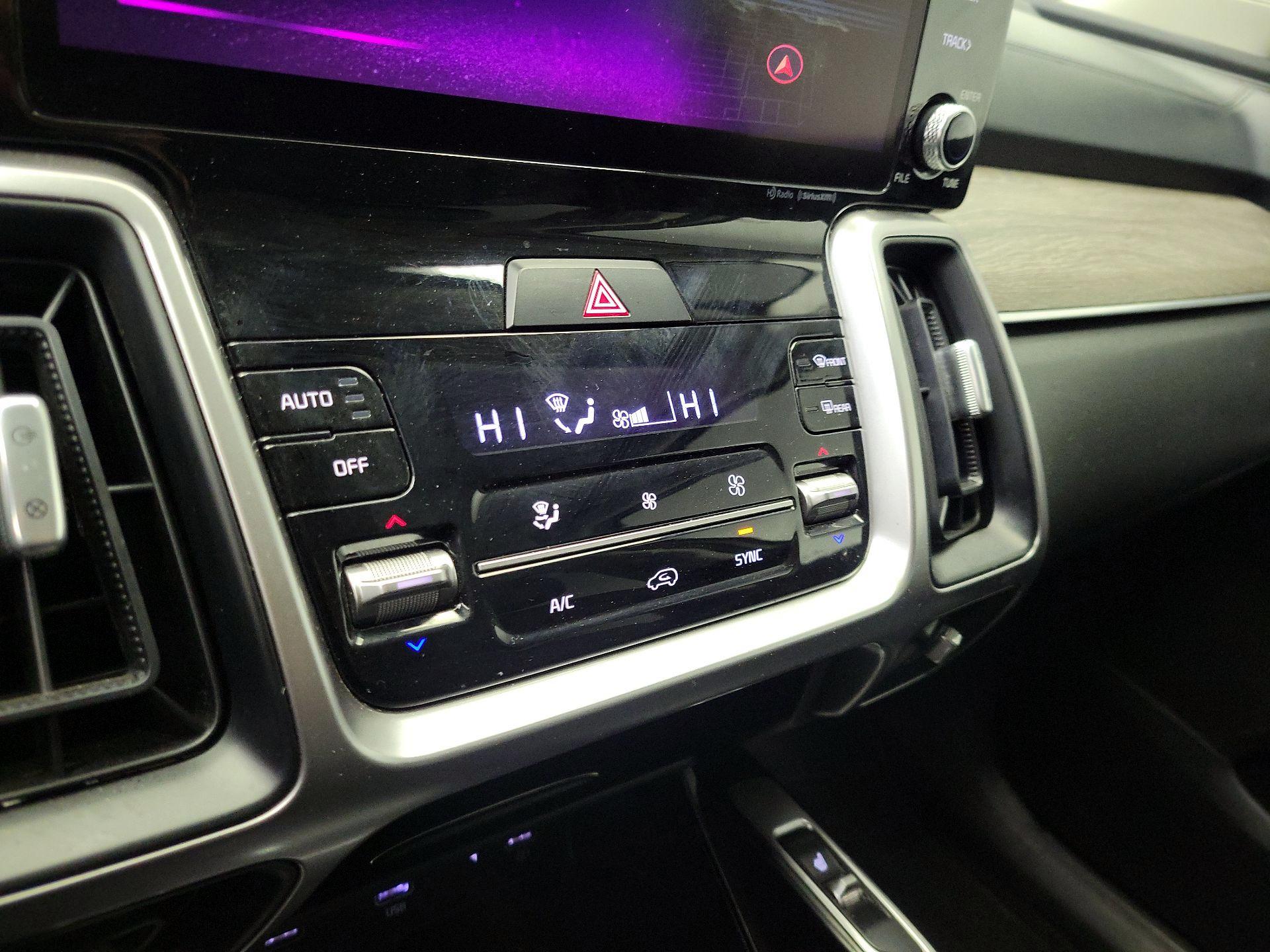 Thumbnail: 2023 Kia Sorento - 16