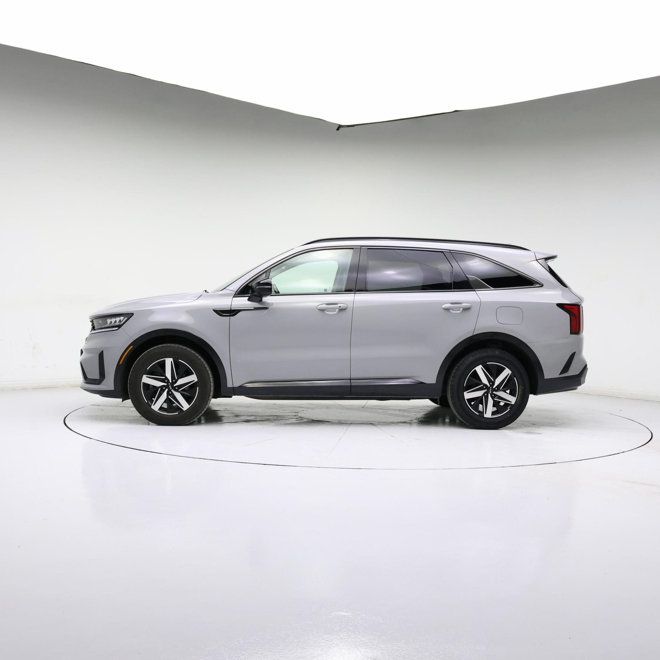 Thumbnail: 2023 Kia Sorento - 3