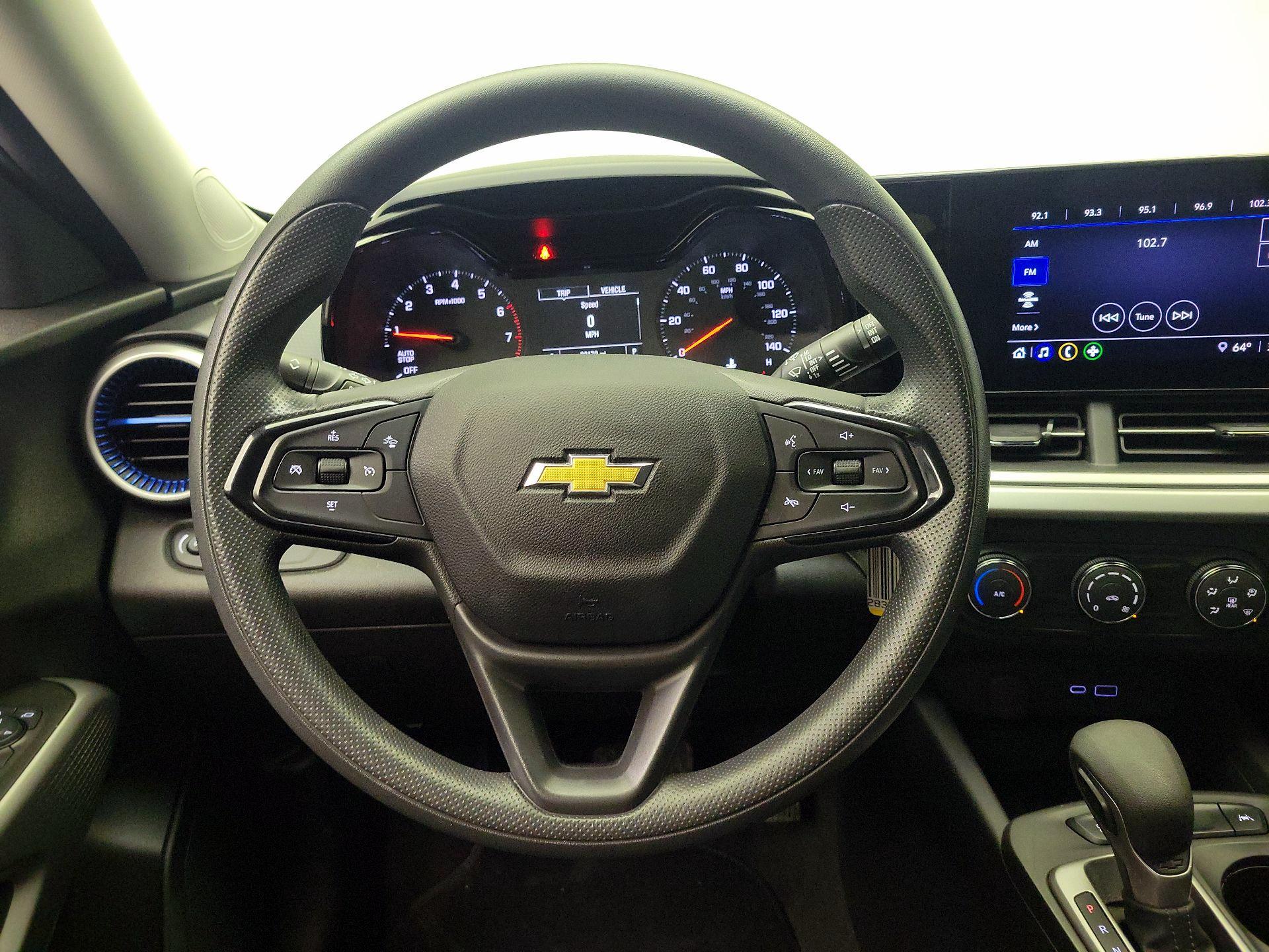 Thumbnail: 2024 Chevrolet Trax - 10