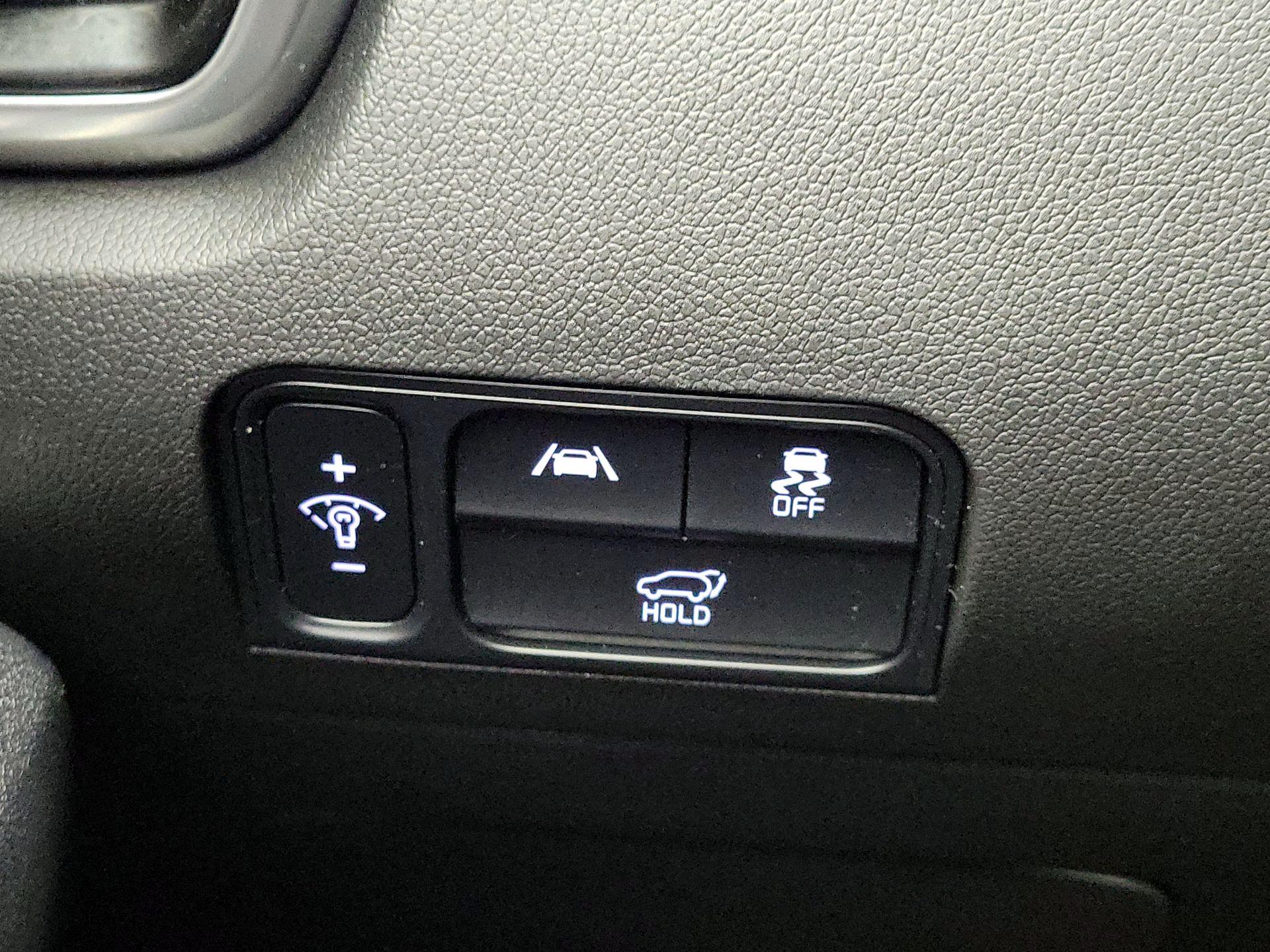 Thumbnail: 2023 Kia Sorento - 13