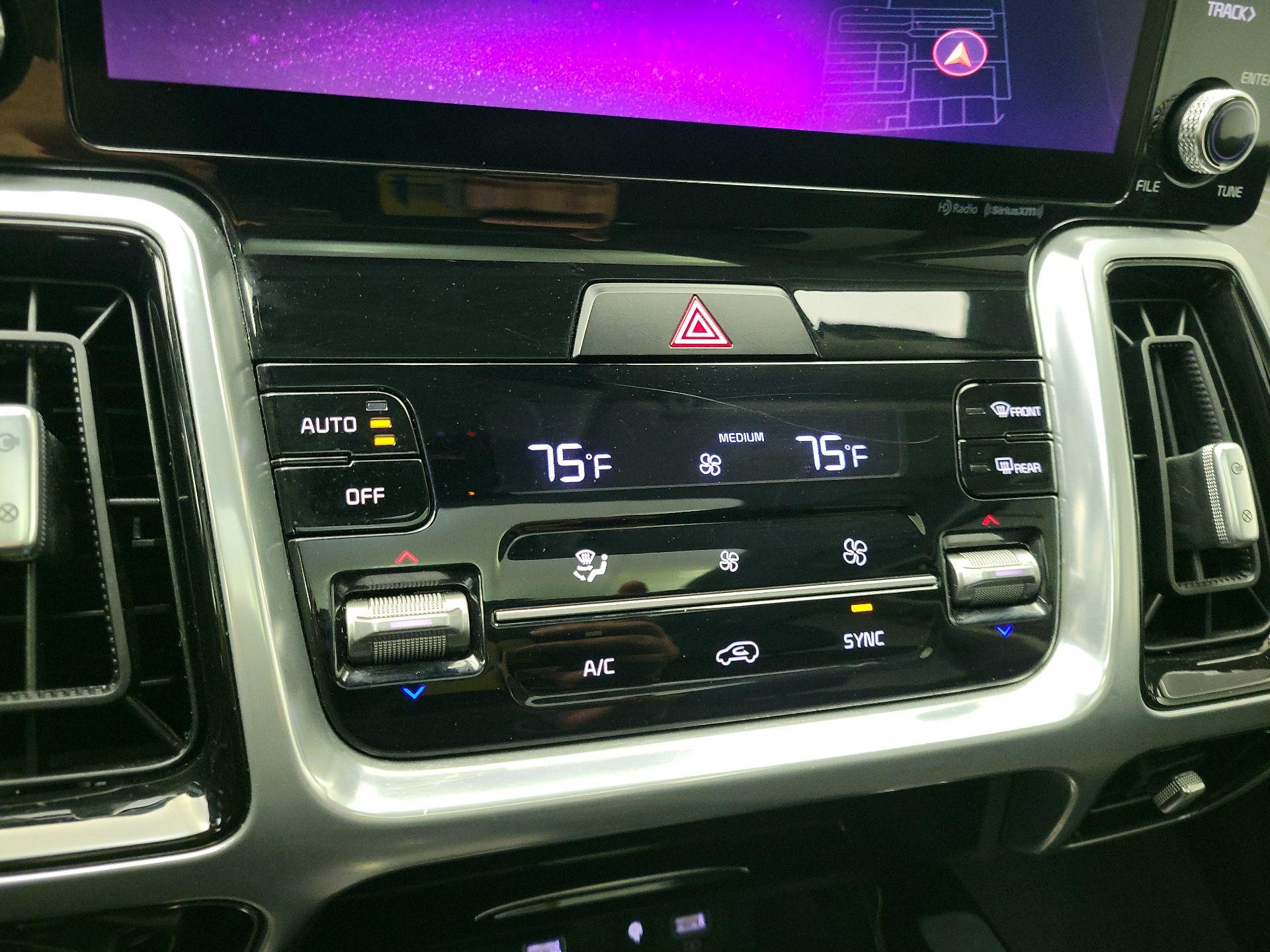 Thumbnail: 2023 Kia Sorento - 17