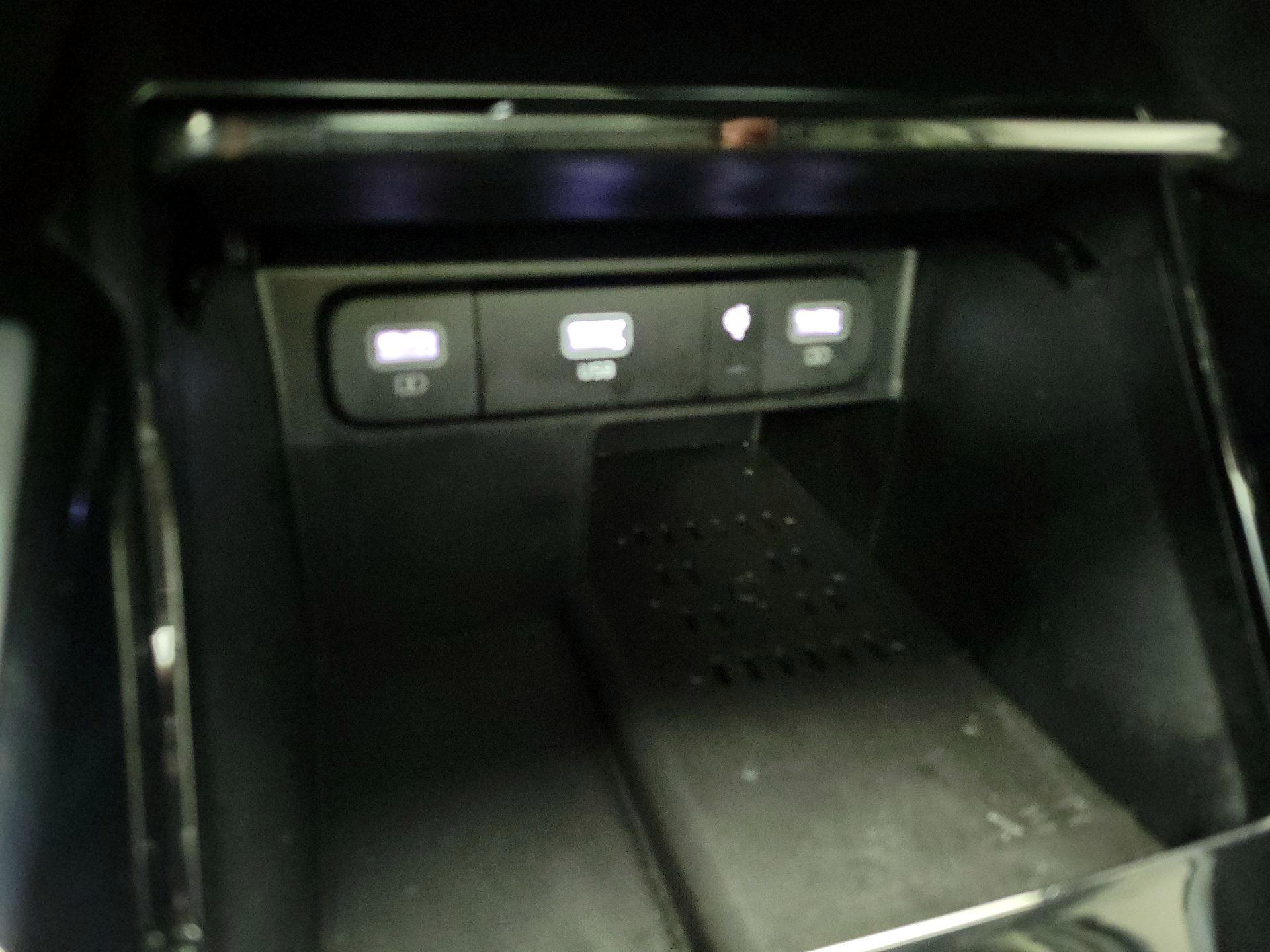 Thumbnail: 2023 Kia Sorento - 19