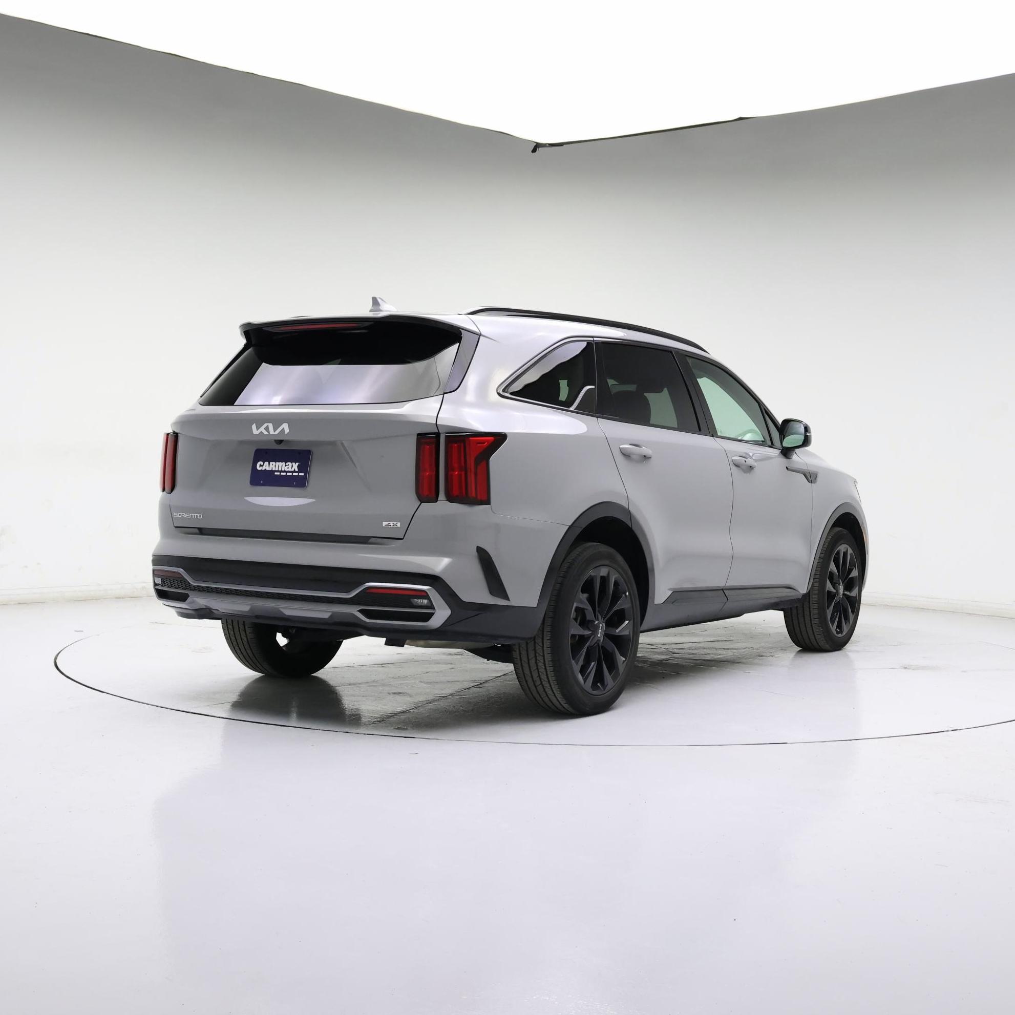 Thumbnail: 2023 Kia Sorento - 8