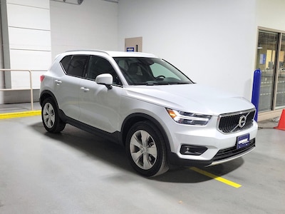 2022 Volvo XC40 T5 Momentum