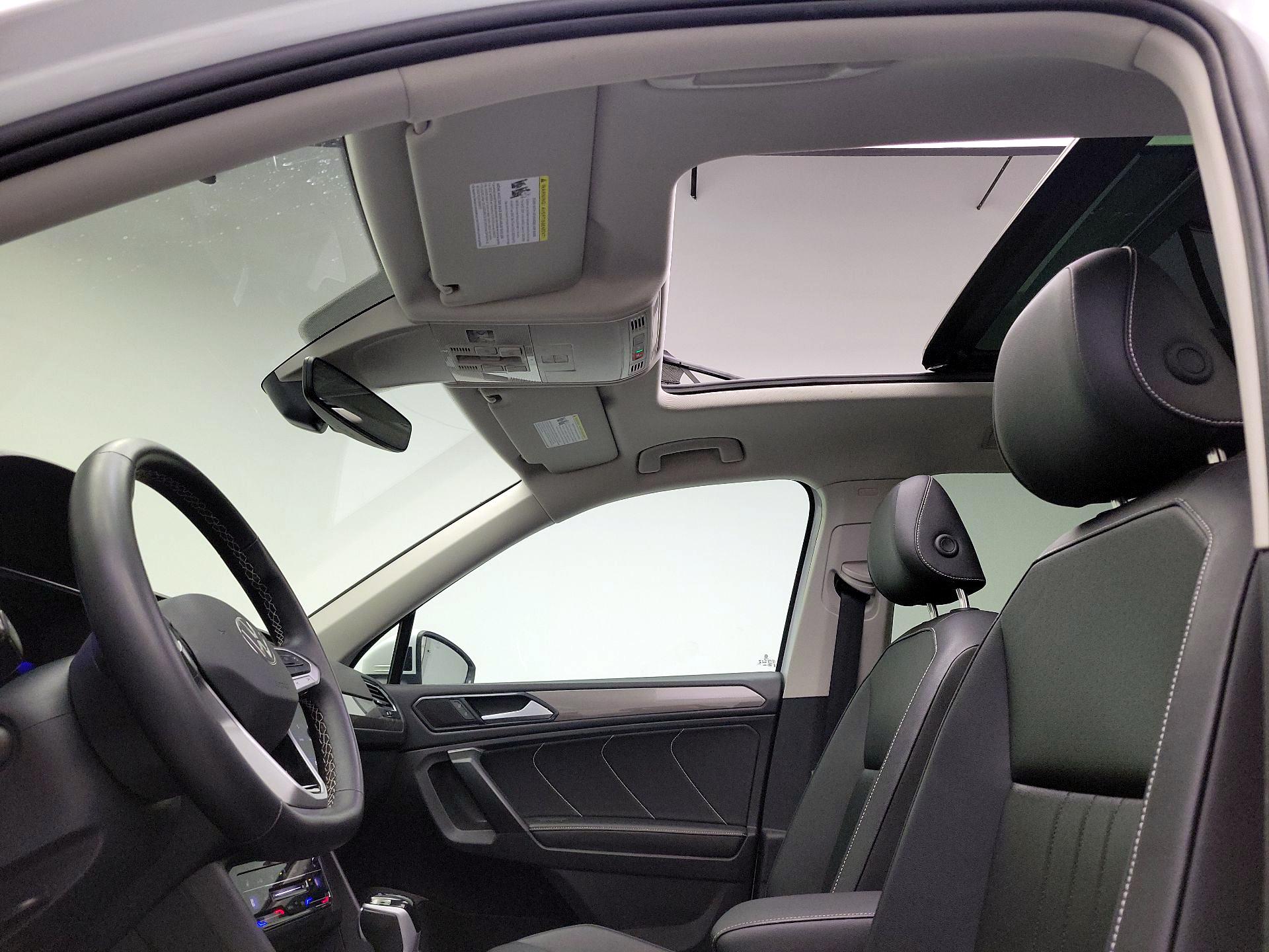 Thumbnail: 2024 Volkswagen Tiguan - 18