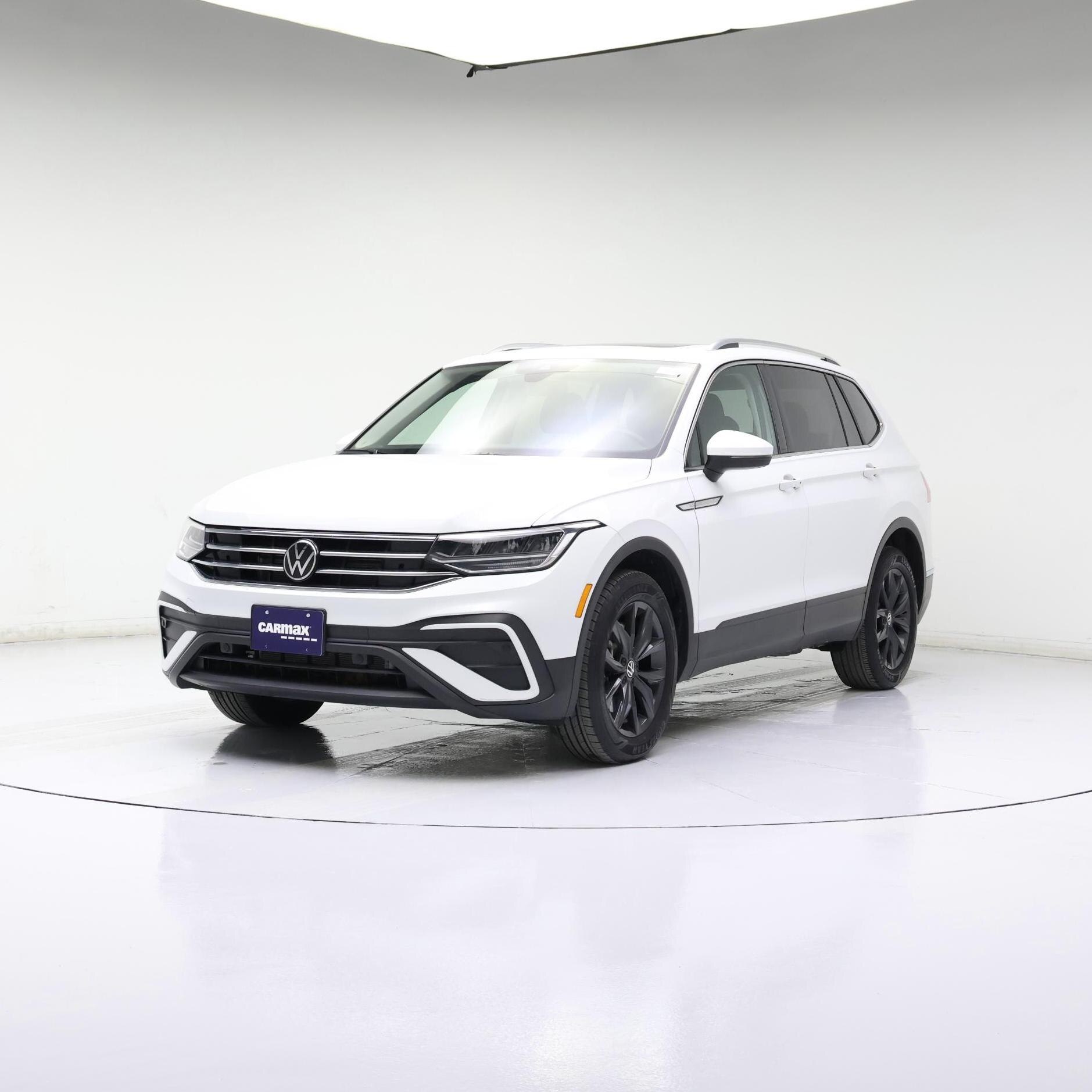 Thumbnail: 2024 Volkswagen Tiguan - 4