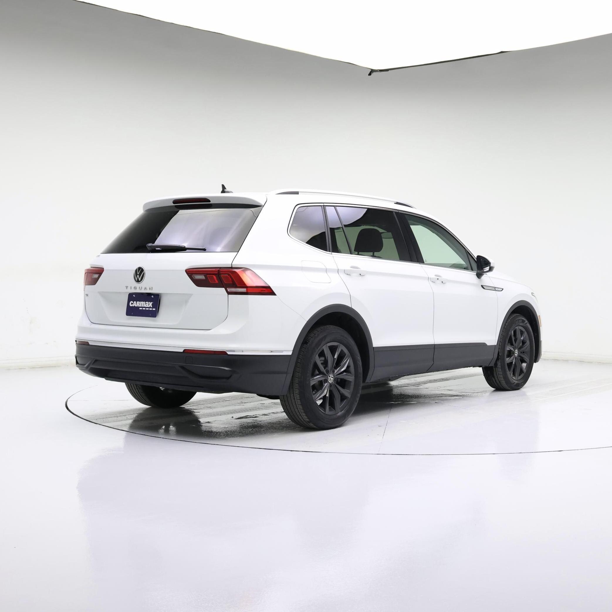 Thumbnail: 2024 Volkswagen Tiguan - 8