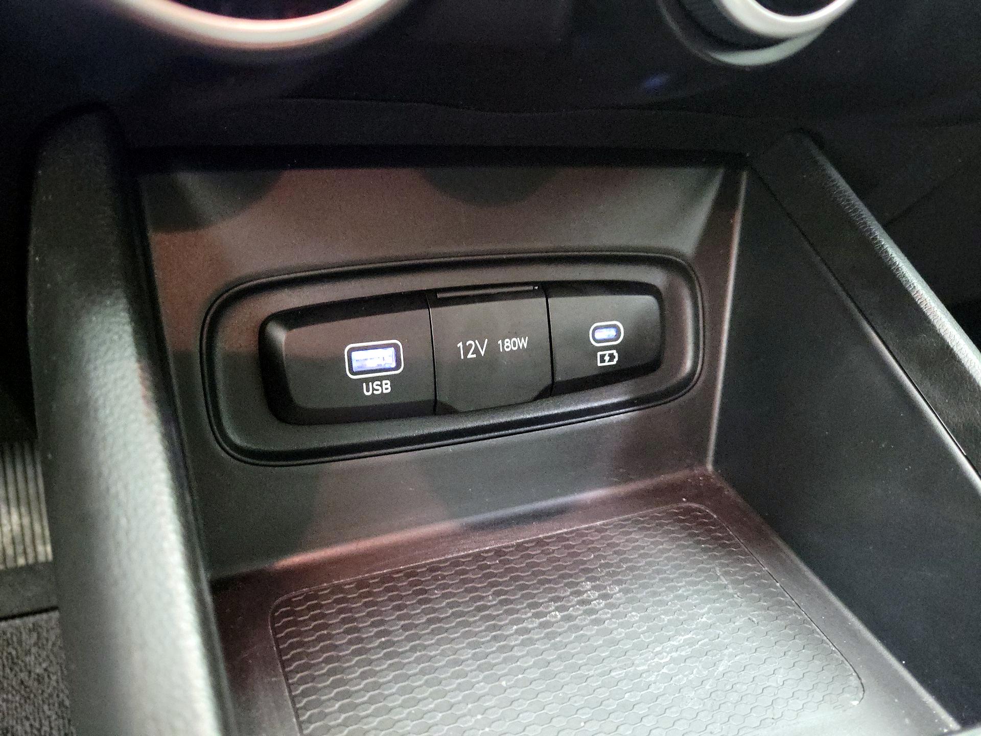 Thumbnail: 2023 Hyundai Venue - 18