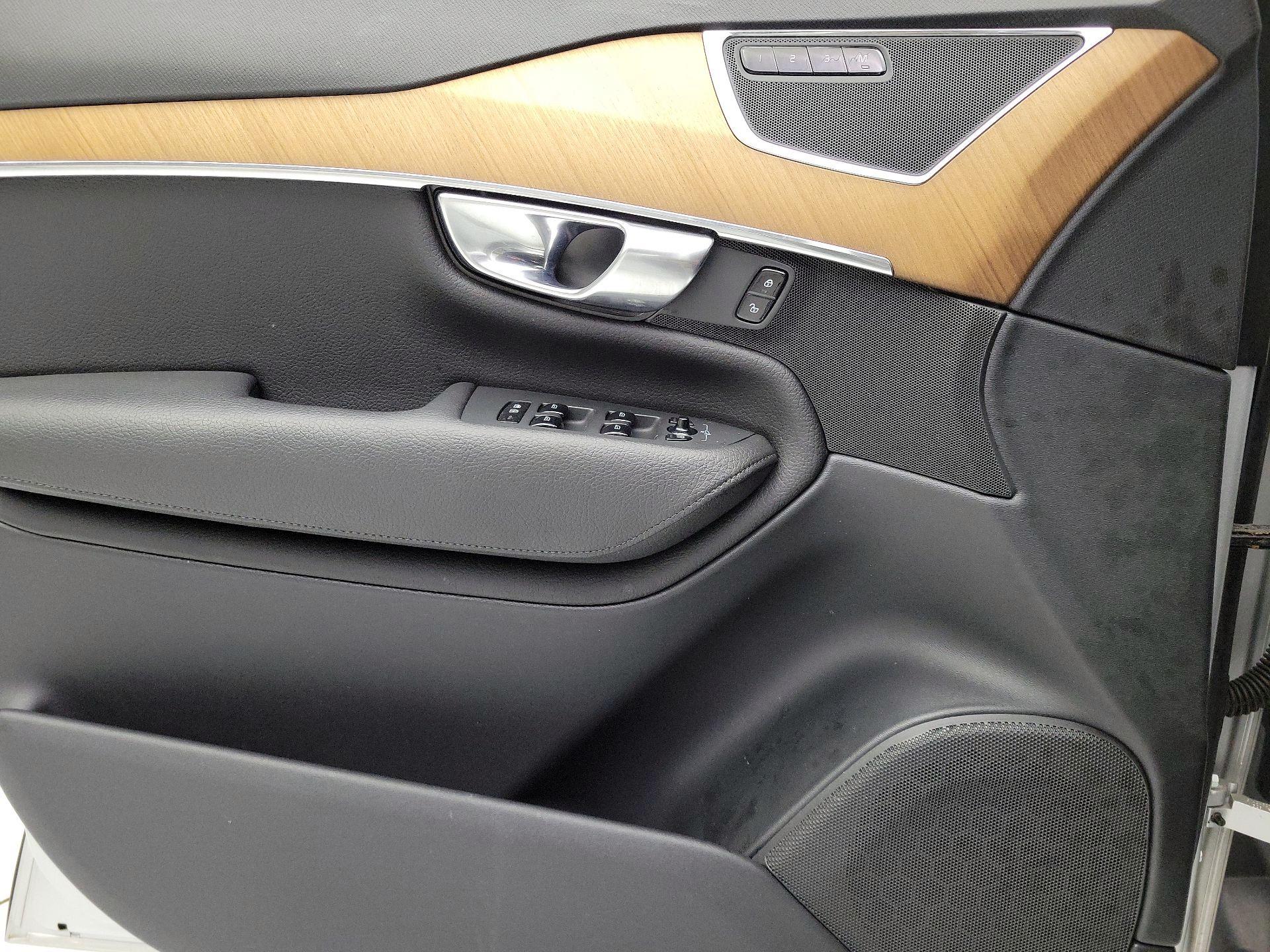 Thumbnail: 2021 Volvo XC90 - 12