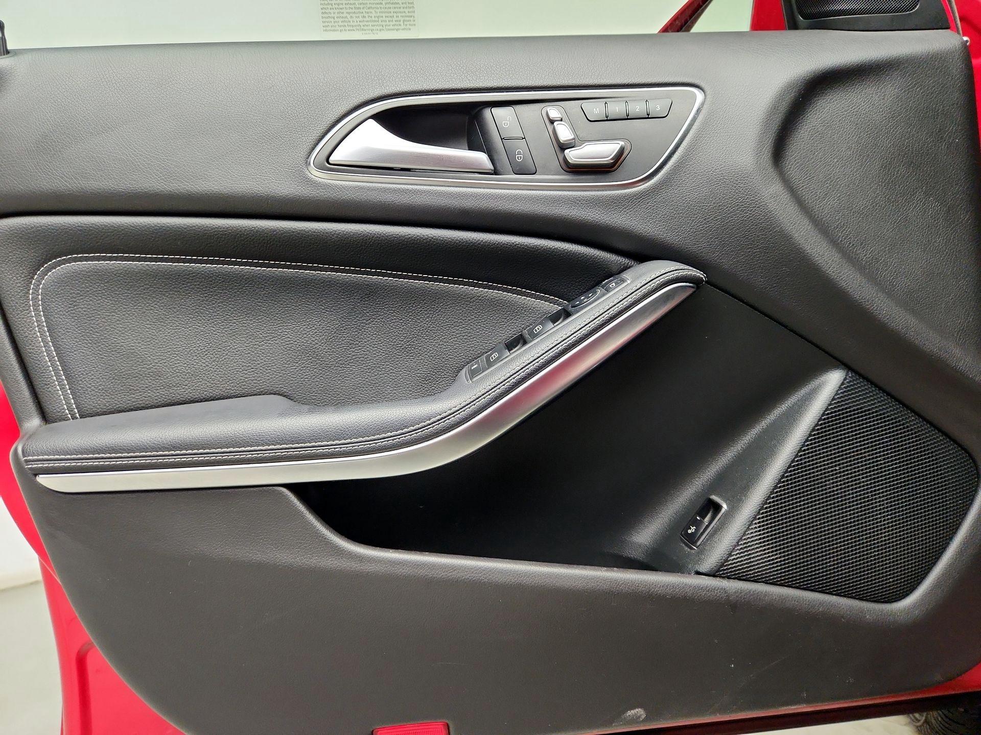 Thumbnail: 2019 Mercedes-Benz GLA - 12