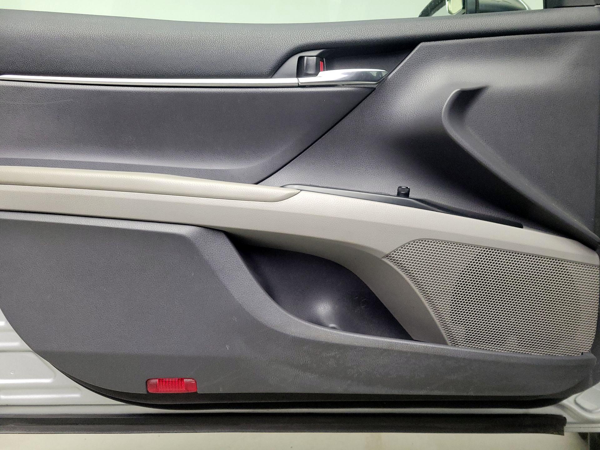 Thumbnail: 2020 Toyota Camry - 12