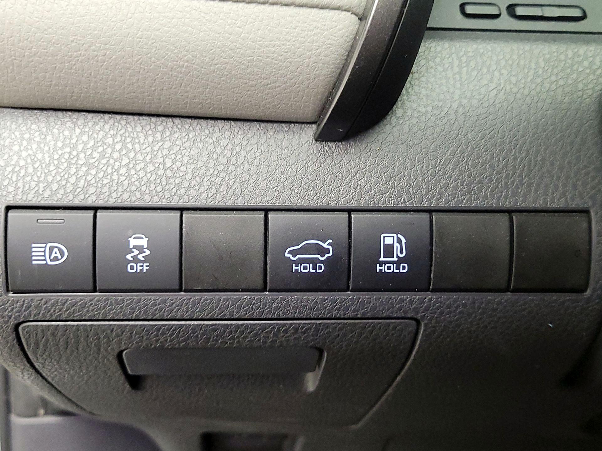 Thumbnail: 2020 Toyota Camry - 13